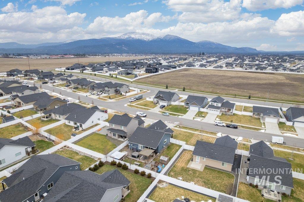 6697 W IRISH CIR, Rathdrum, Idaho 83858, 3 Bedrooms, 2 Bathrooms, Residential For Sale, Price $505,000,MLS 98972720