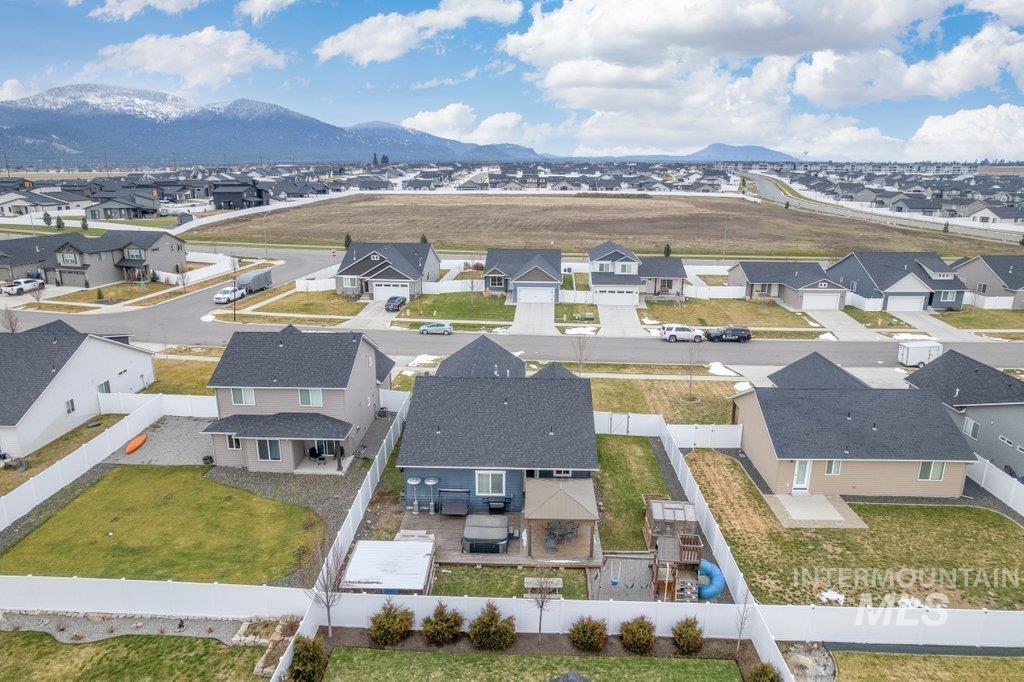 6697 W IRISH CIR, Rathdrum, Idaho 83858, 3 Bedrooms, 2 Bathrooms, Residential For Sale, Price $505,000,MLS 98972720