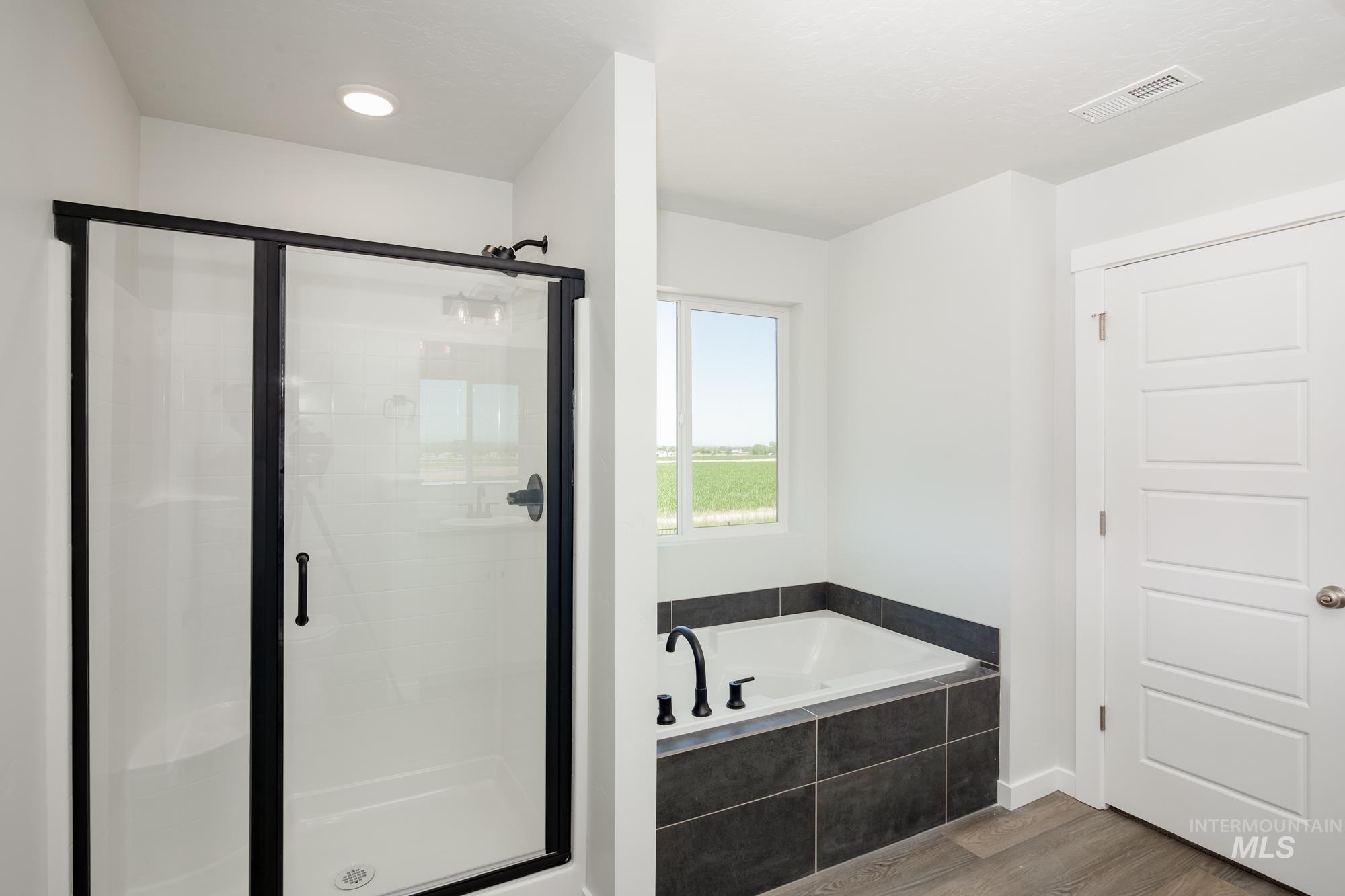 18447 N Sweet William Ave, Nampa, Idaho 83687, 4 Bedrooms, 2.5 Bathrooms, Residential For Sale, Price $484,990,MLS 98972722