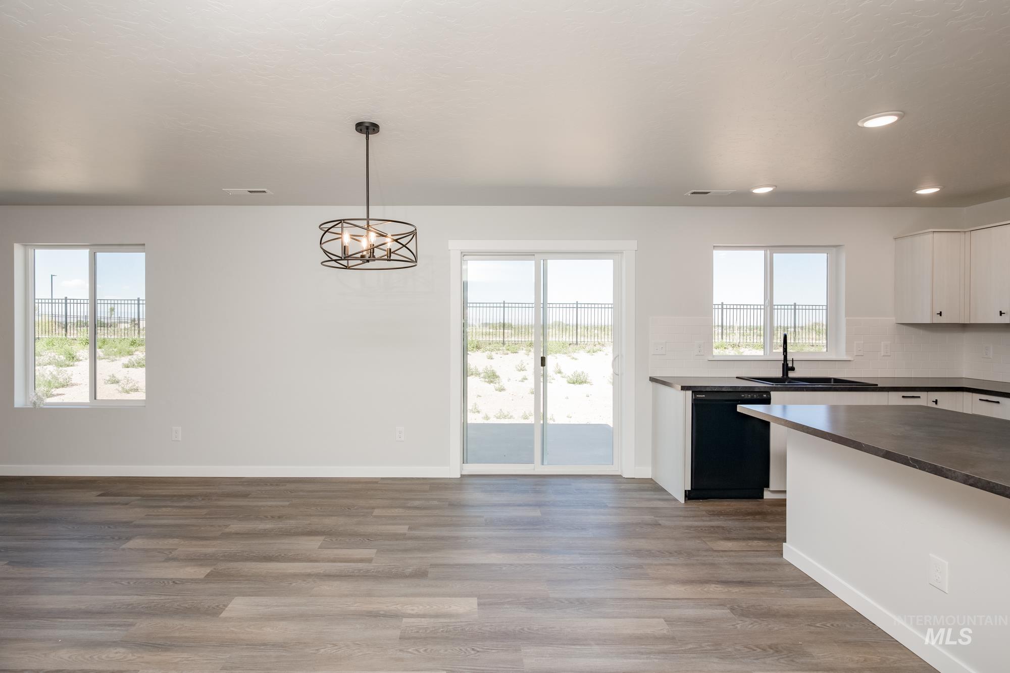 18447 N Sweet William Ave, Nampa, Idaho 83687, 4 Bedrooms, 2.5 Bathrooms, Residential For Sale, Price $484,990,MLS 98972722