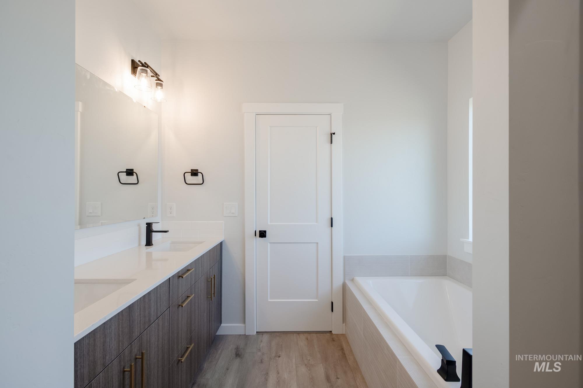 18461 N Sweet William Ave, Nampa, Idaho 83687, 4 Bedrooms, 2 Bathrooms, Residential For Sale, Price $436,990,MLS 98972723