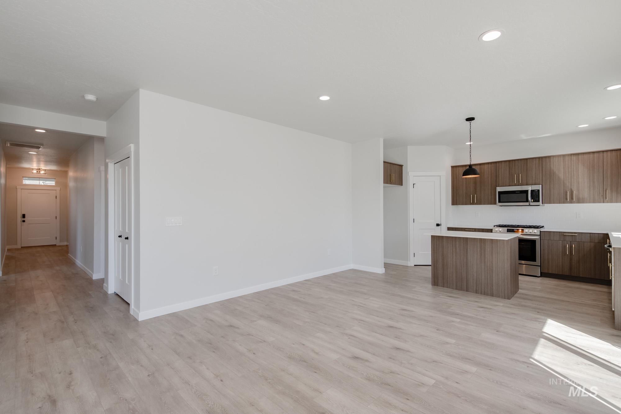 18461 N Sweet William Ave, Nampa, Idaho 83687, 4 Bedrooms, 2 Bathrooms, Residential For Sale, Price $436,990,MLS 98972723