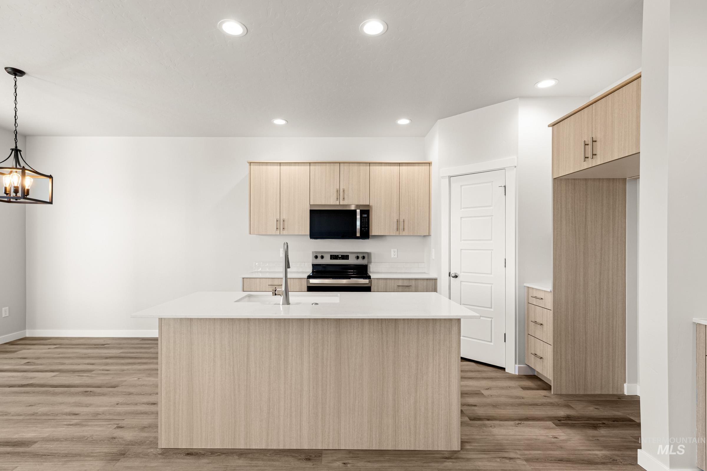 17606 N Boone Peak Ave, Nampa, Idaho 83687, 3 Bedrooms, 2 Bathrooms, Residential For Sale, Price $455,990,MLS 98972728