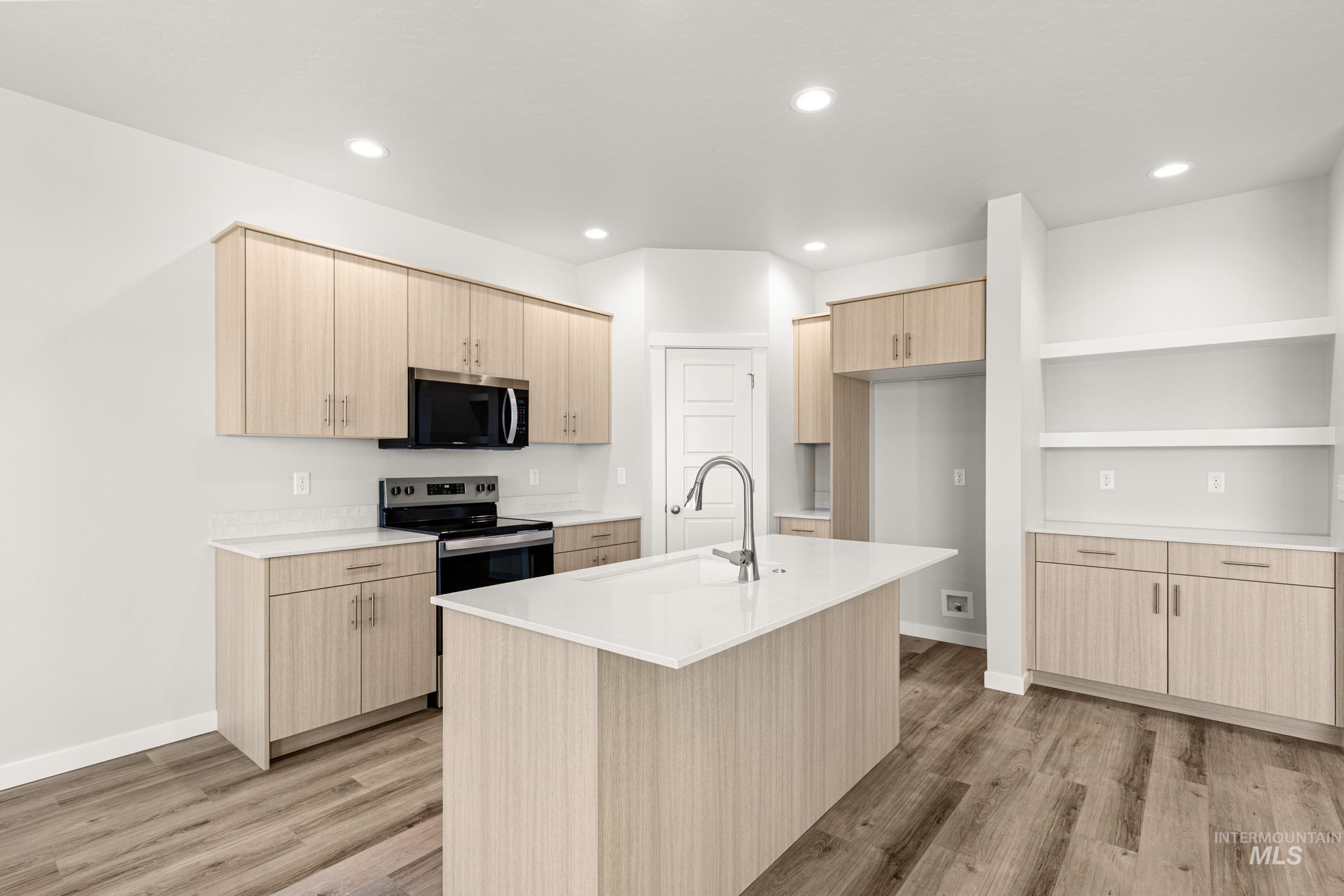 17606 N Boone Peak Ave, Nampa, Idaho 83687, 3 Bedrooms, 2 Bathrooms, Residential For Sale, Price $455,990,MLS 98972728