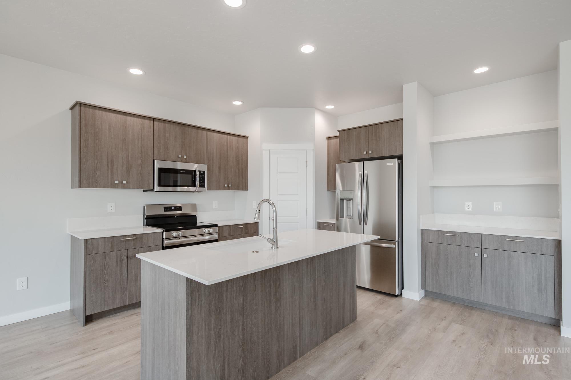 17606 N Boone Peak Ave, Nampa, Idaho 83687, 3 Bedrooms, 2 Bathrooms, Residential For Sale, Price $455,990,MLS 98972728