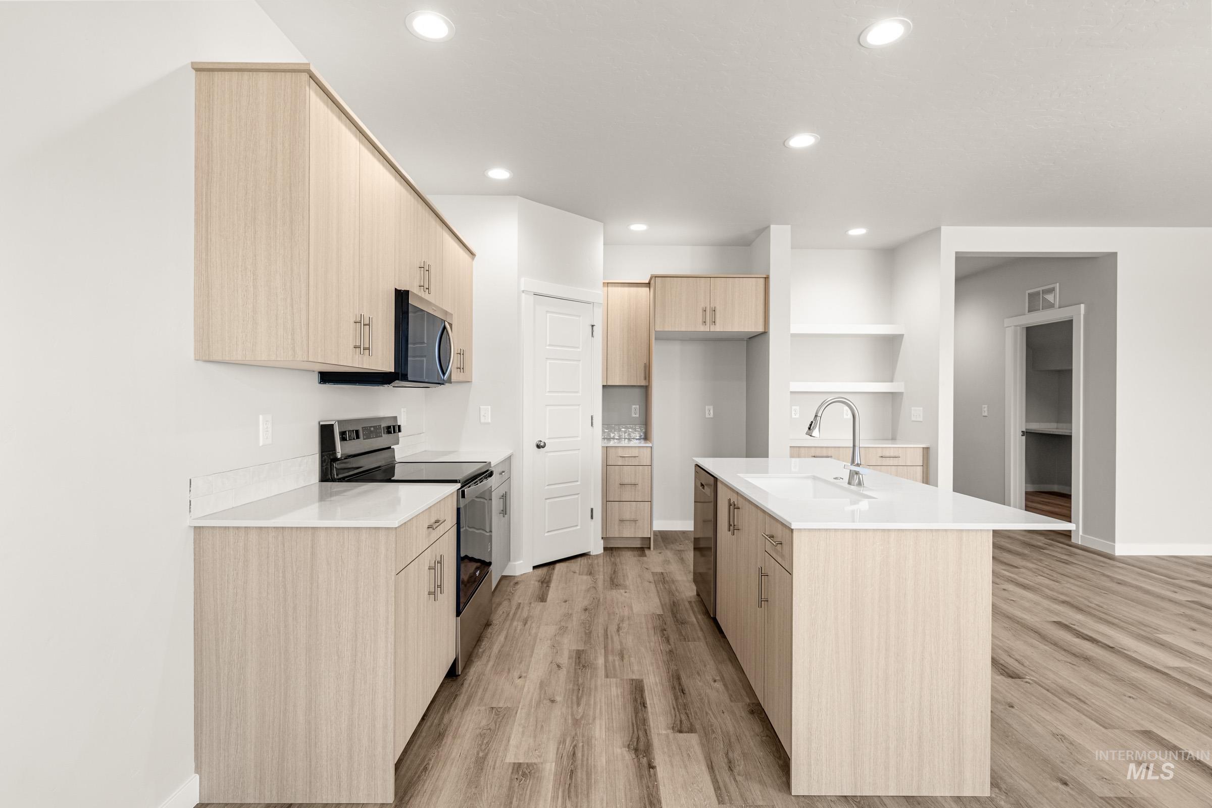 17606 N Boone Peak Ave, Nampa, Idaho 83687, 3 Bedrooms, 2 Bathrooms, Residential For Sale, Price $455,990,MLS 98972728