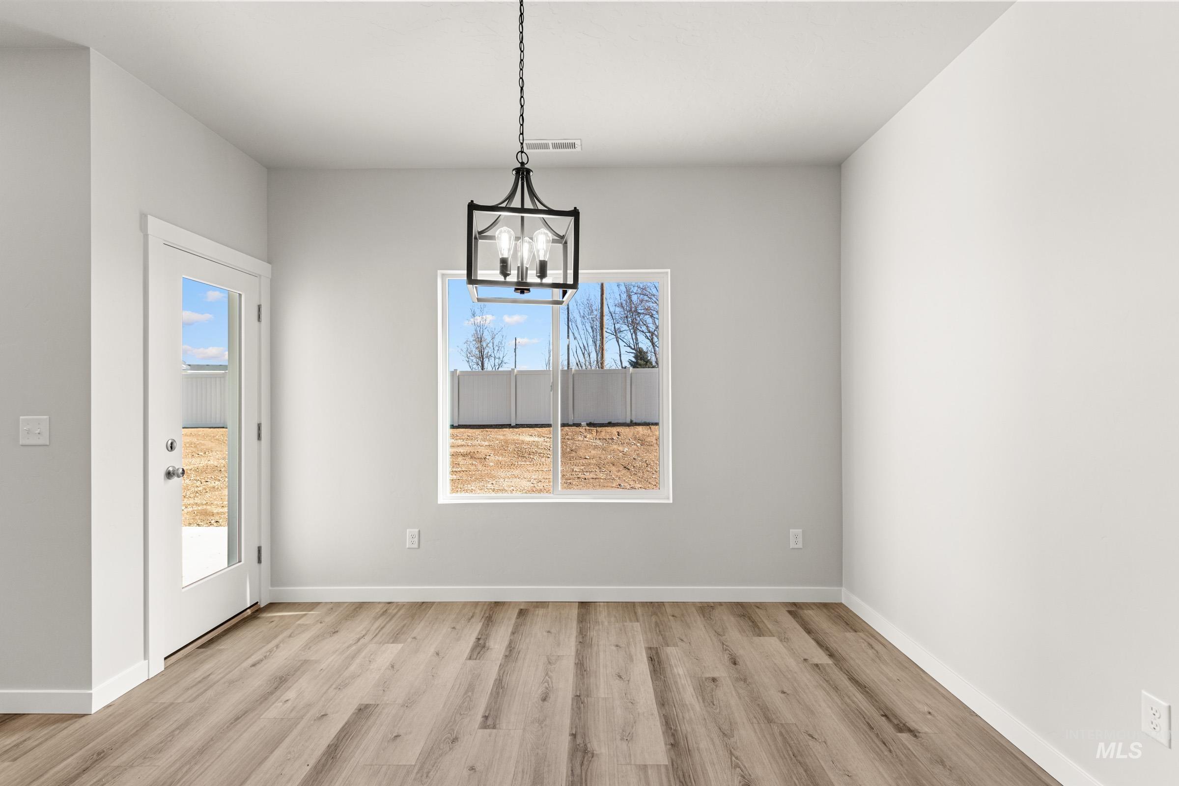 17606 N Boone Peak Ave, Nampa, Idaho 83687, 3 Bedrooms, 2 Bathrooms, Residential For Sale, Price $455,990,MLS 98972728