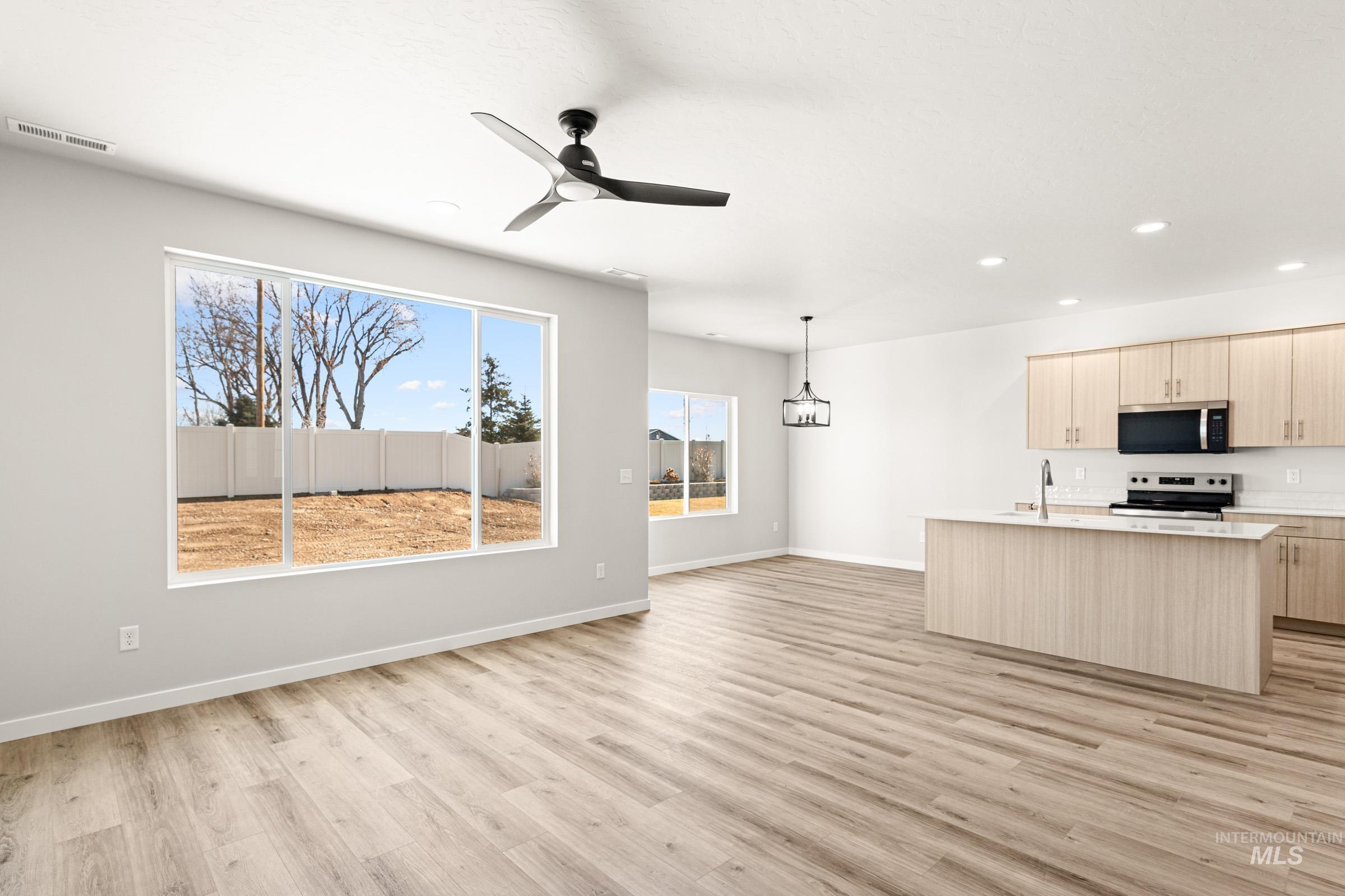 17606 N Boone Peak Ave, Nampa, Idaho 83687, 3 Bedrooms, 2 Bathrooms, Residential For Sale, Price $455,990,MLS 98972728