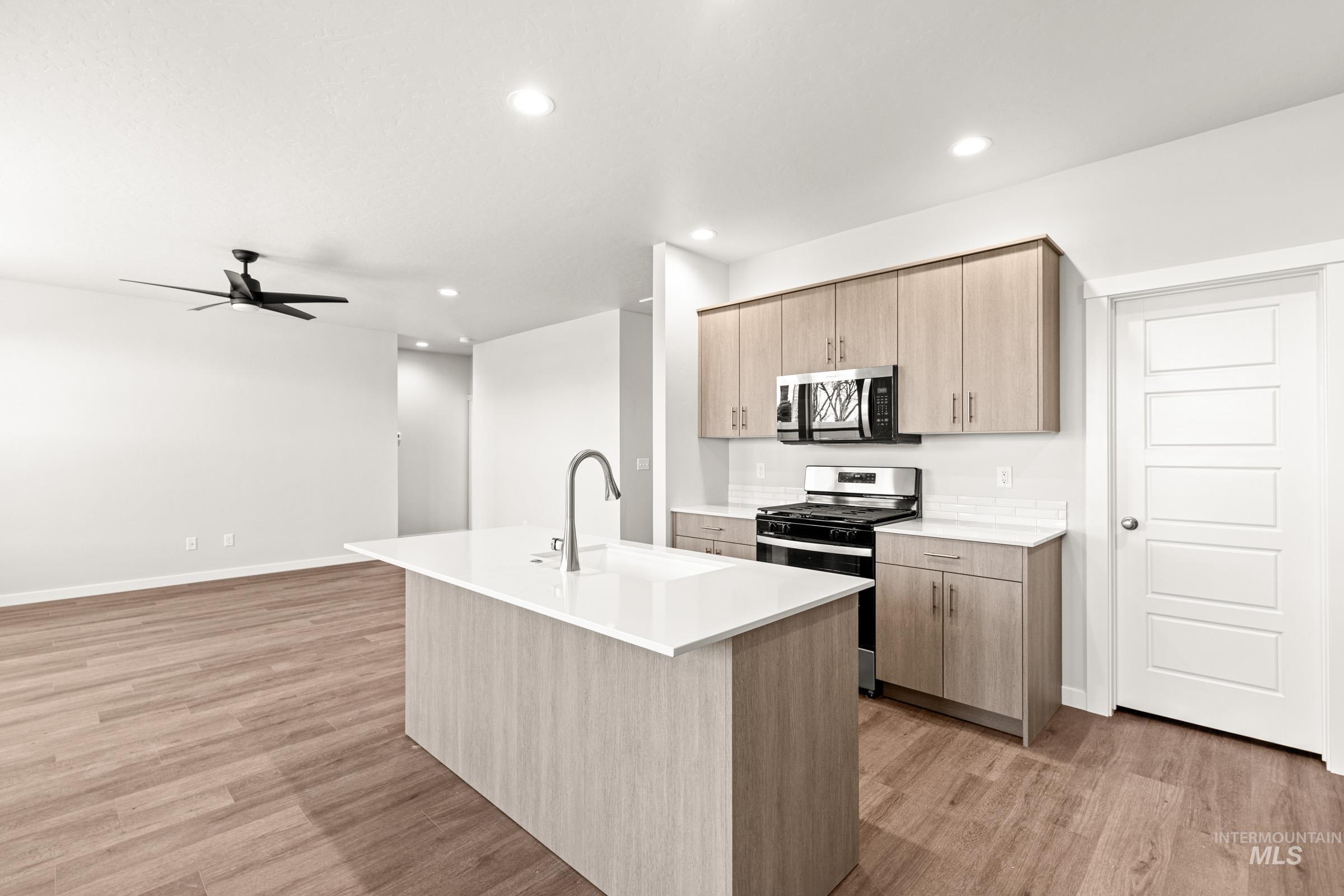 17620 N Boone Peak Ave, Nampa, Idaho 83687, 4 Bedrooms, 2 Bathrooms, Residential For Sale, Price $465,990,MLS 98972729