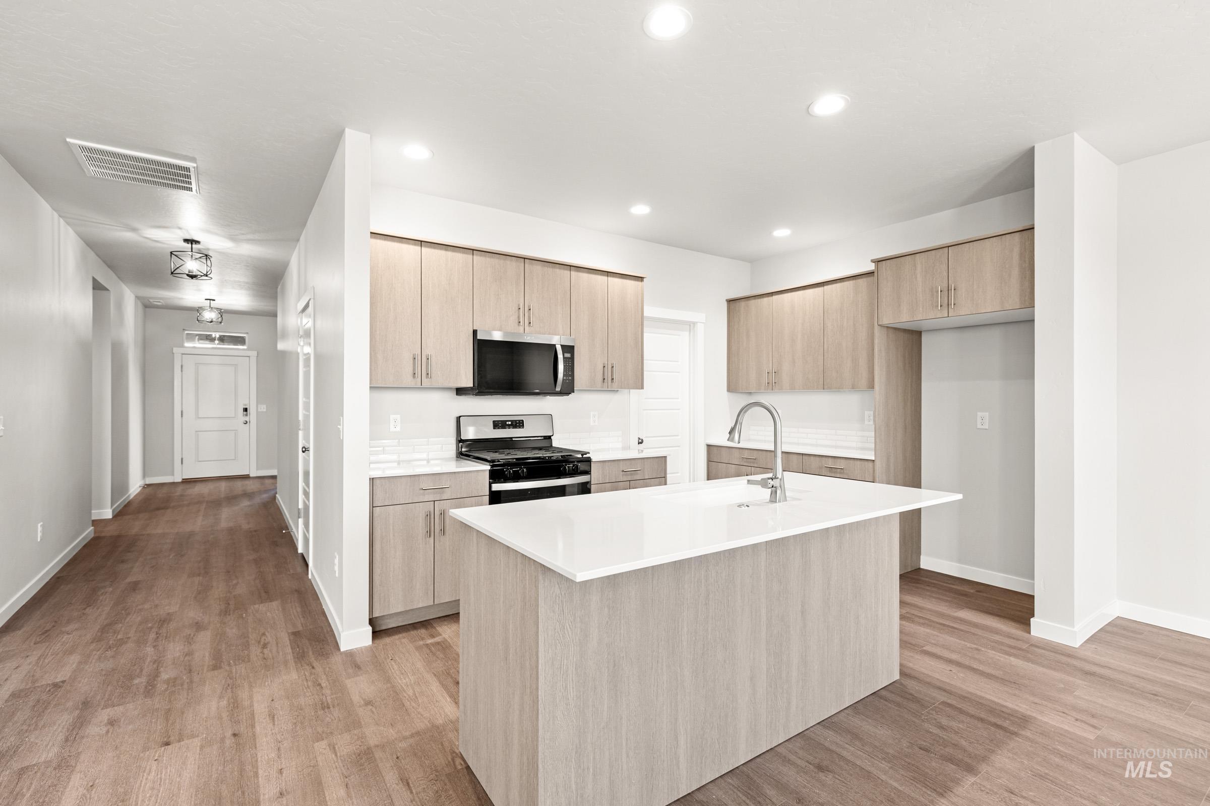 17620 N Boone Peak Ave, Nampa, Idaho 83687, 4 Bedrooms, 2 Bathrooms, Residential For Sale, Price $465,990,MLS 98972729