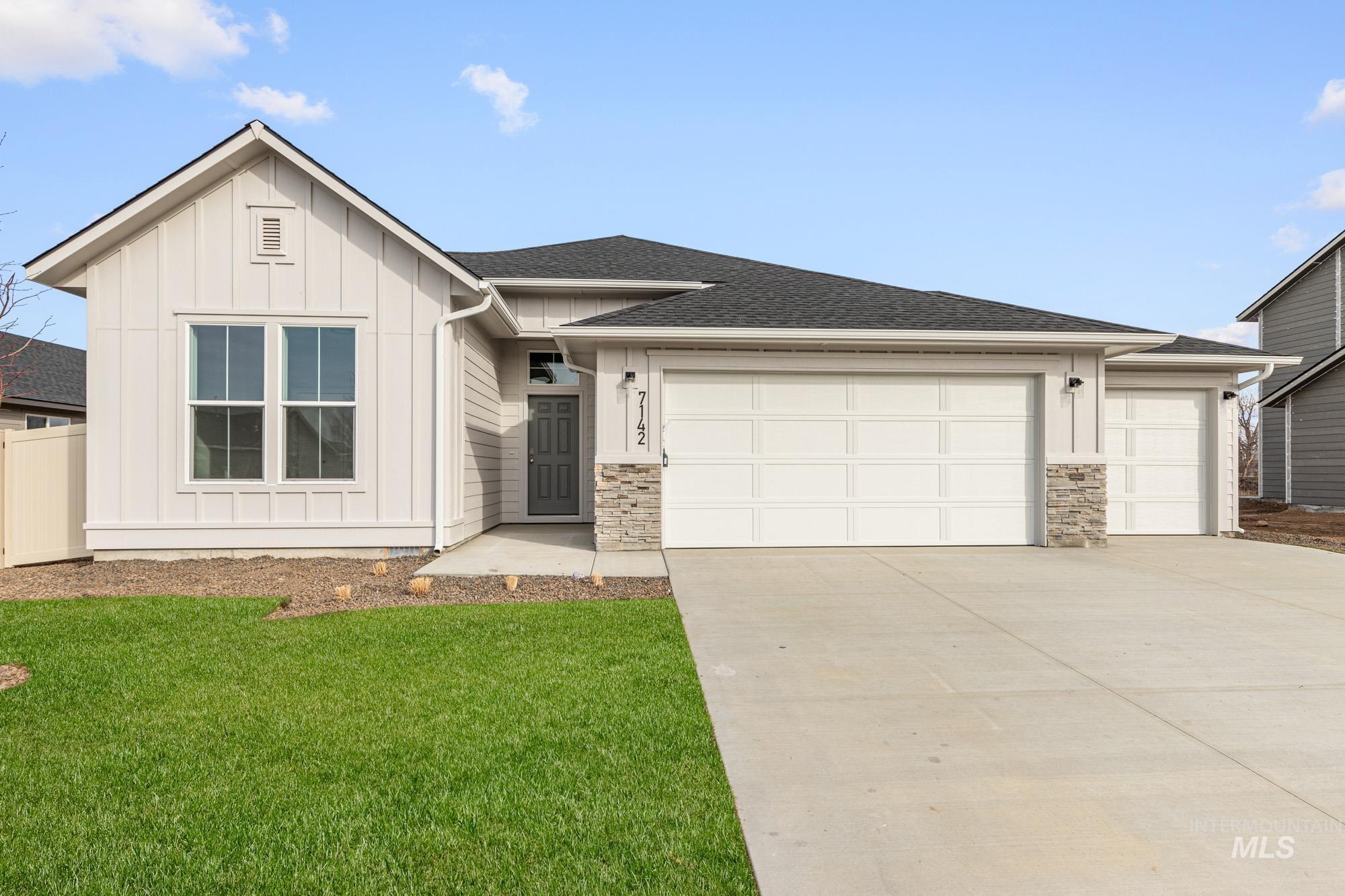 7142 E Shields Dr, Nampa, Idaho 83687, 4 Bedrooms, 2 Bathrooms, Residential For Sale, Price $464,990,MLS 98972731