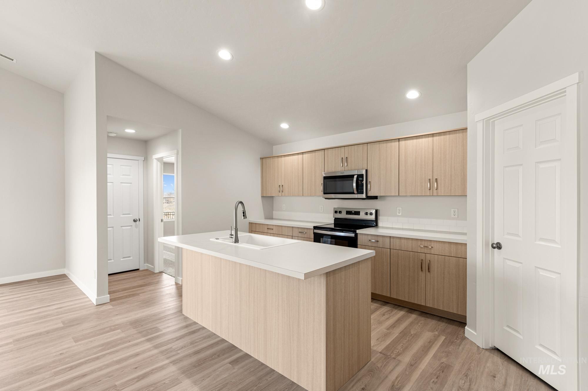 7142 E Shields Dr, Nampa, Idaho 83687, 4 Bedrooms, 2 Bathrooms, Residential For Sale, Price $464,990,MLS 98972731