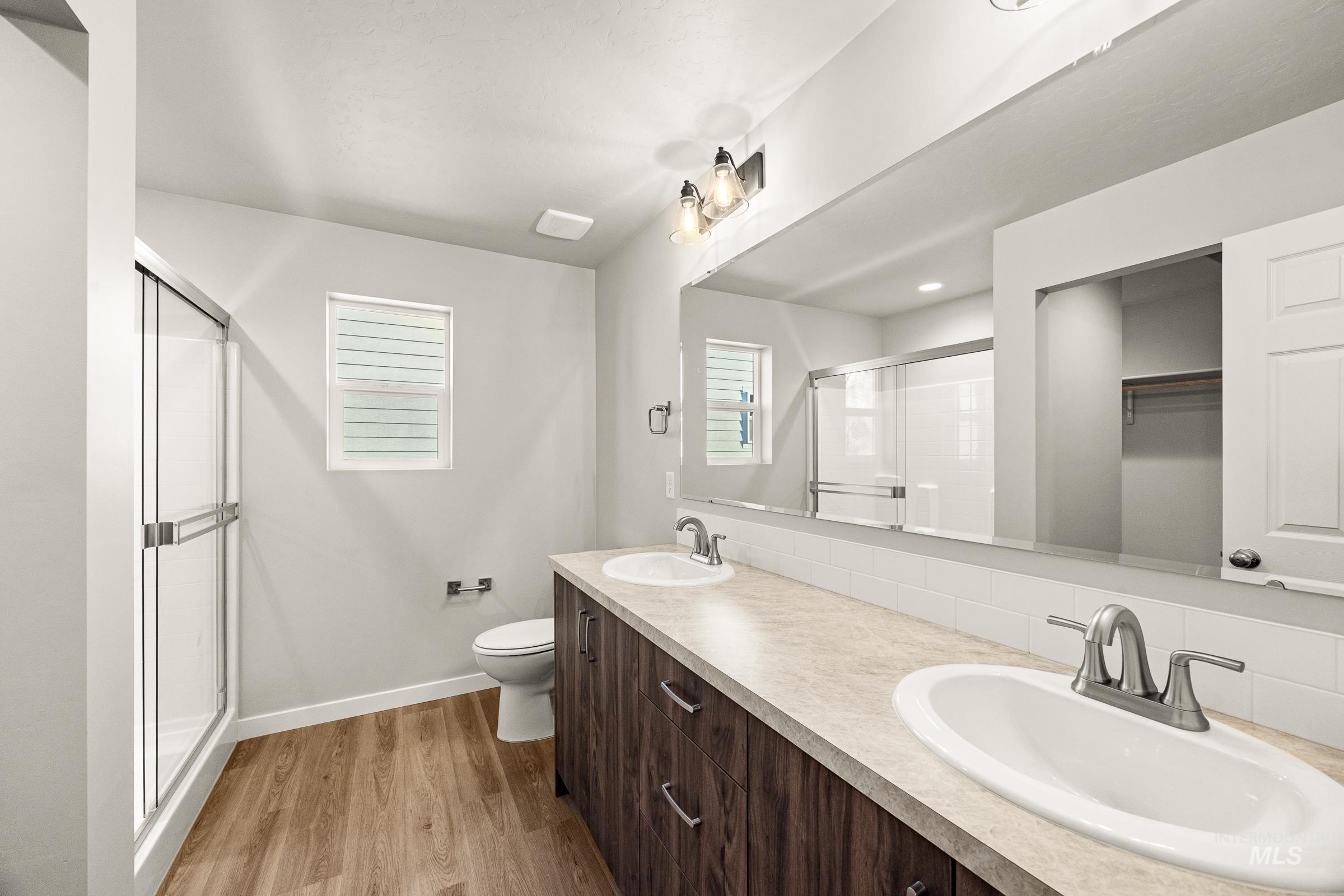 19570 Snowyside Way, Caldwell, Idaho 83605, 3 Bedrooms, 2.5 Bathrooms, Residential For Sale, Price $394,990,MLS 98972732