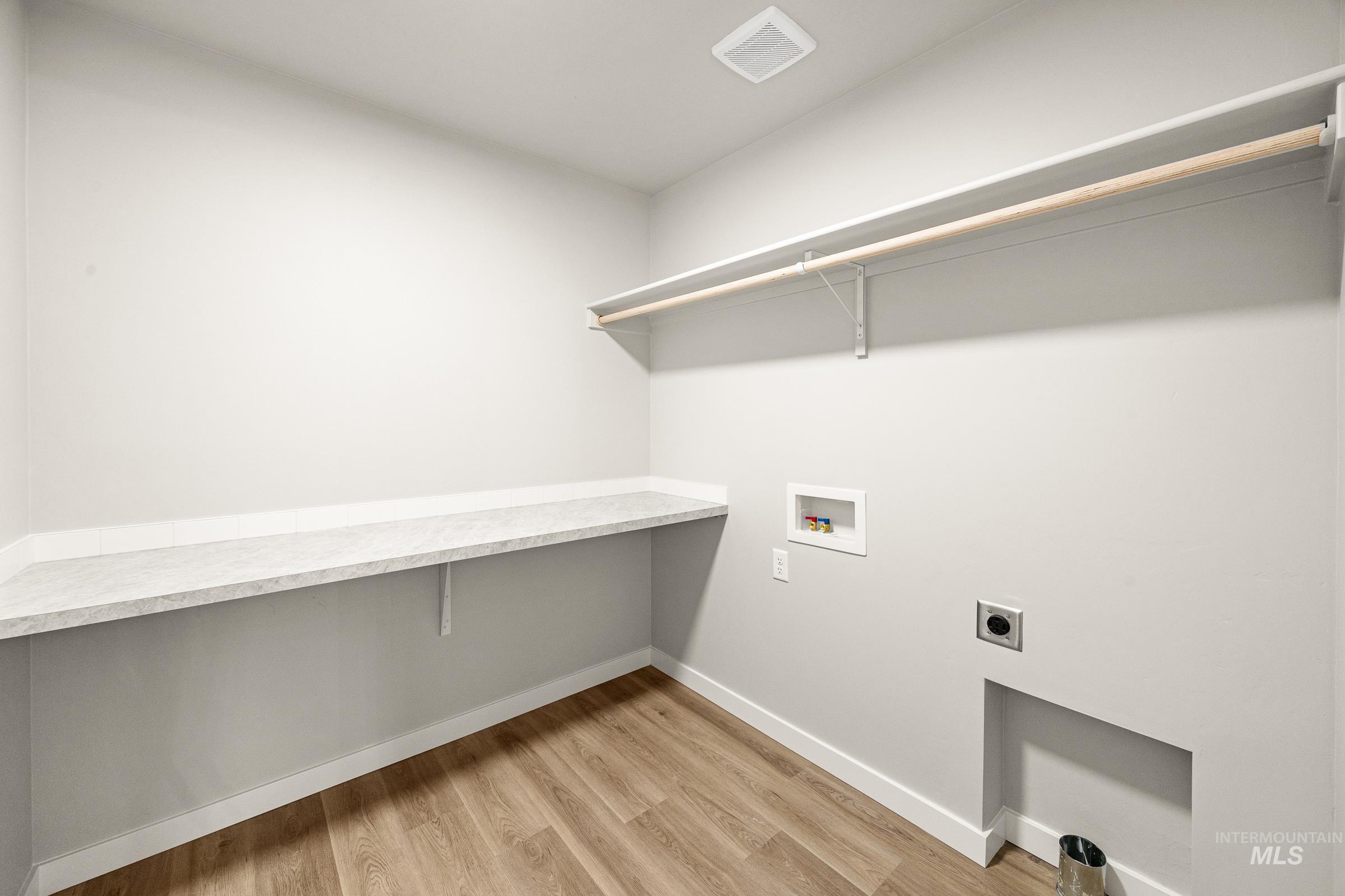 19570 Snowyside Way, Caldwell, Idaho 83605, 3 Bedrooms, 2.5 Bathrooms, Residential For Sale, Price $394,990,MLS 98972732