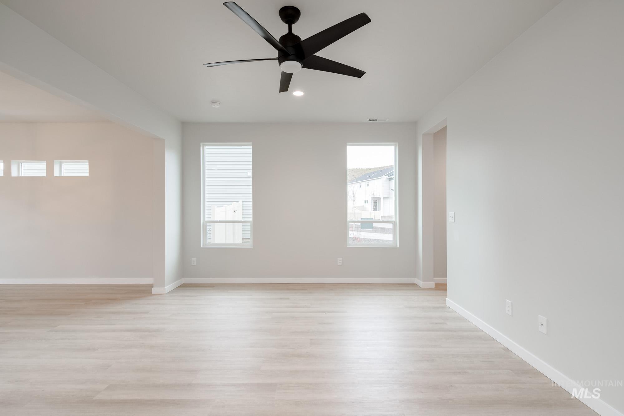 19578 Snowyside Way, Caldwell, Idaho 83605, 3 Bedrooms, 2.5 Bathrooms, Residential For Sale, Price $419,990,MLS 98972733