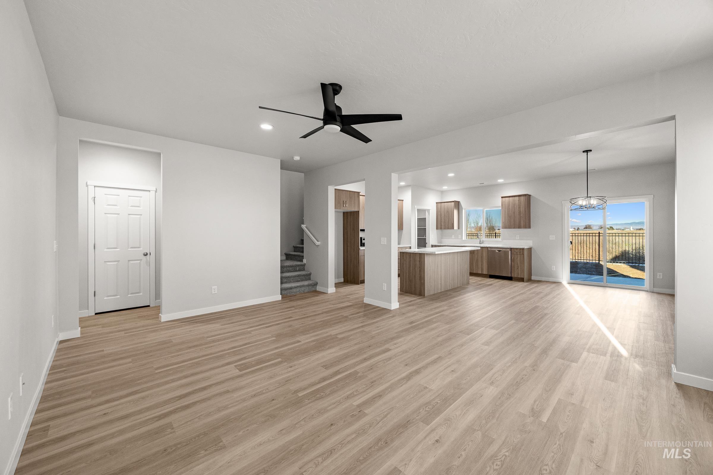 19578 Snowyside Way, Caldwell, Idaho 83605, 3 Bedrooms, 2.5 Bathrooms, Residential For Sale, Price $419,990,MLS 98972733