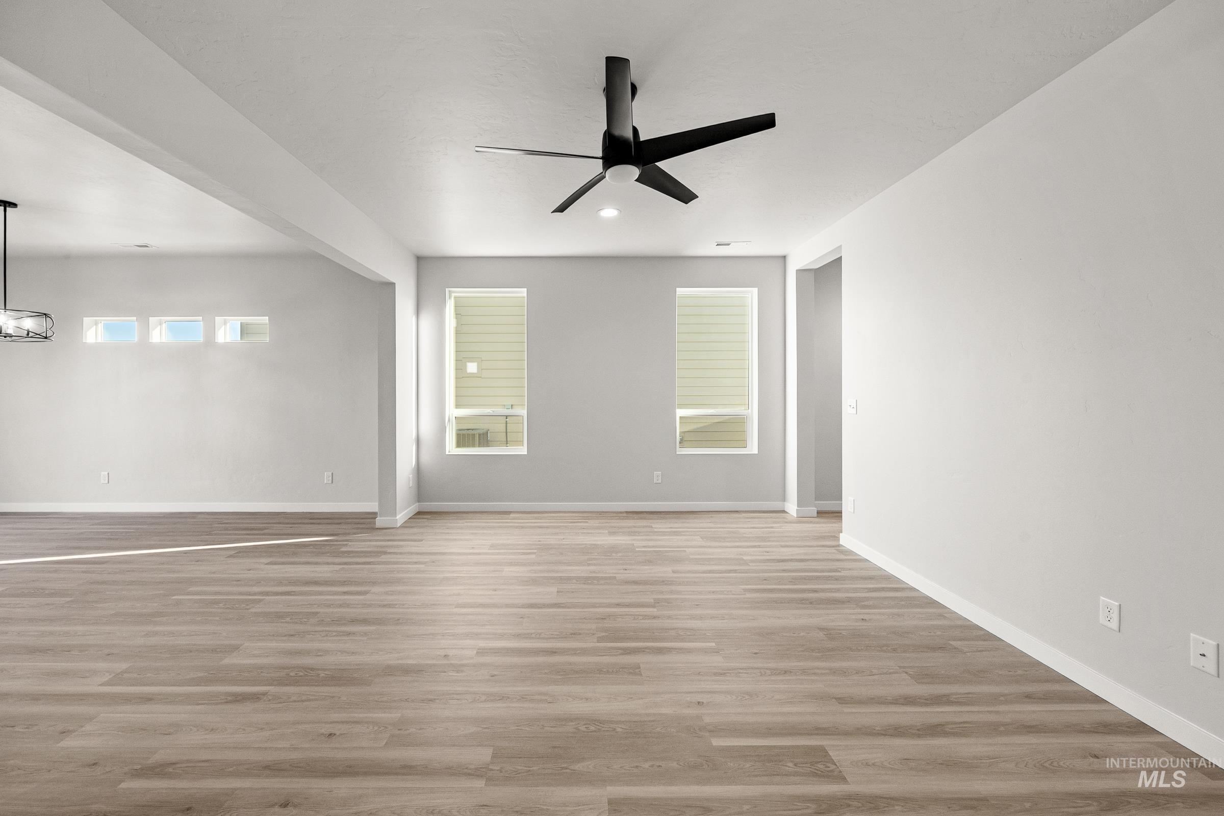 19578 Snowyside Way, Caldwell, Idaho 83605, 3 Bedrooms, 2.5 Bathrooms, Residential For Sale, Price $419,990,MLS 98972733