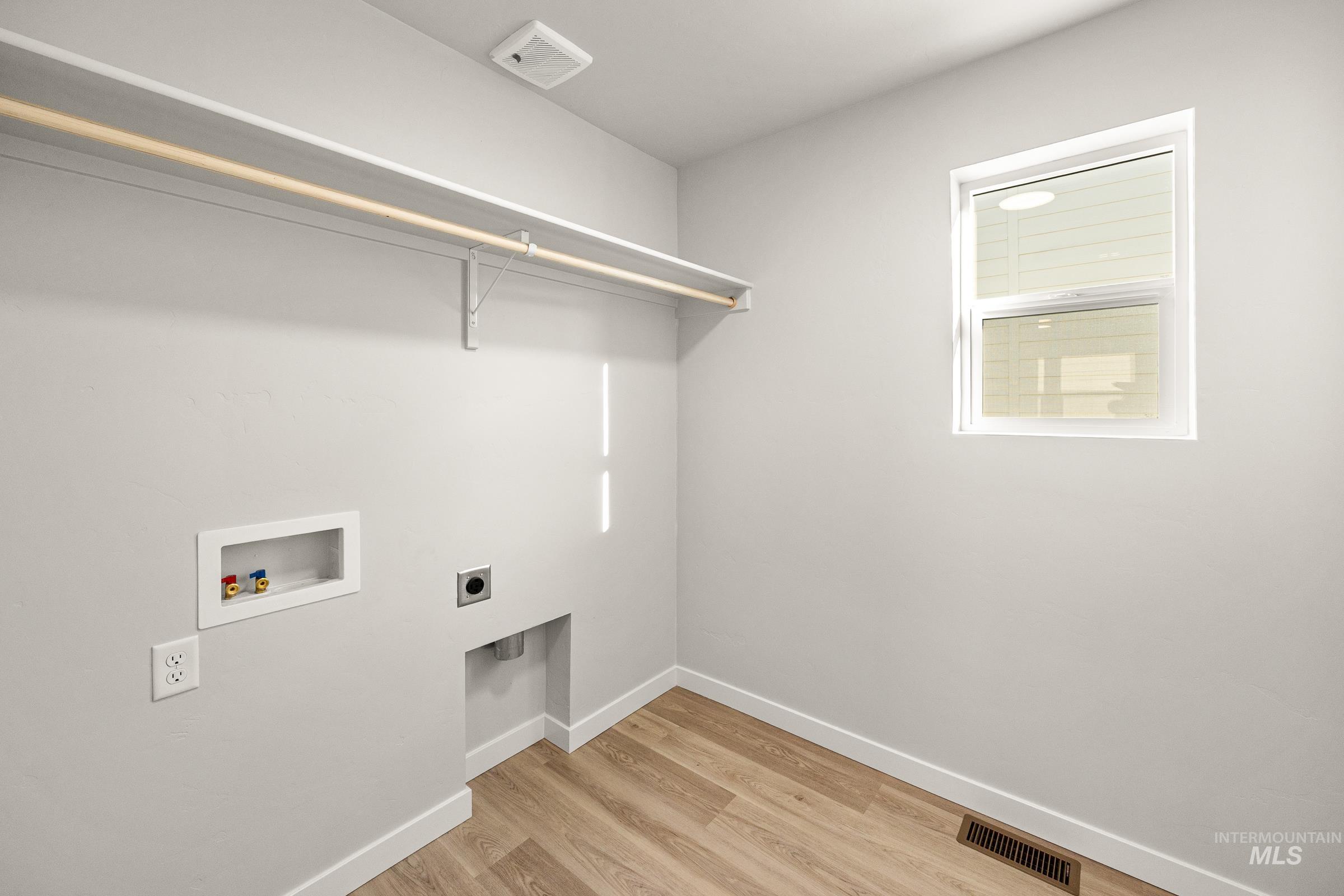 19584 Snowyside Way, Caldwell, Idaho 83605, 4 Bedrooms, 2.5 Bathrooms, Residential For Sale, Price $444,990,MLS 98972734