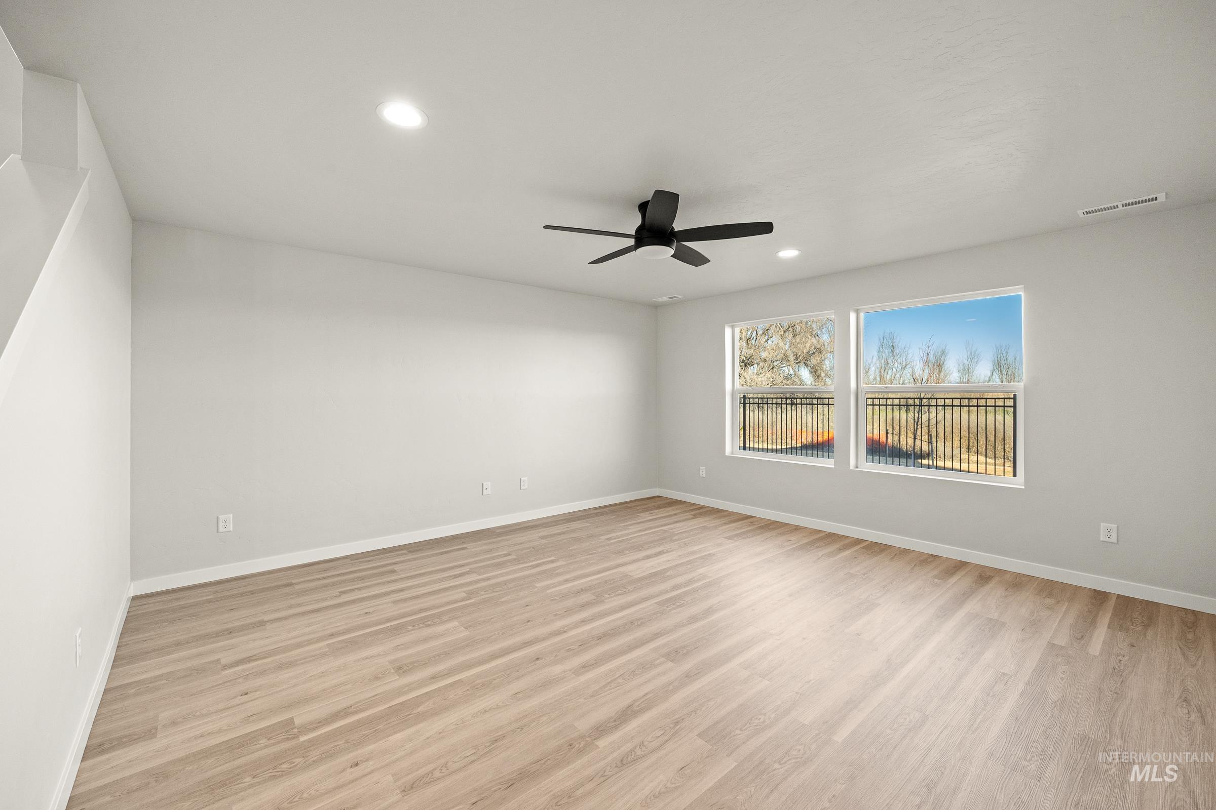 19584 Snowyside Way, Caldwell, Idaho 83605, 4 Bedrooms, 2.5 Bathrooms, Residential For Sale, Price $444,990,MLS 98972734