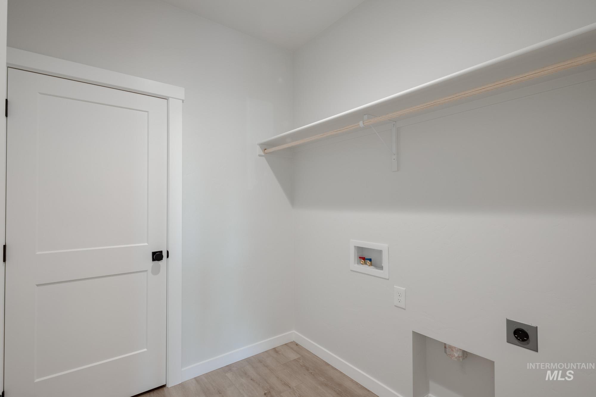 5400 S Bittercreek Ave, Meridian, Idaho 83642, 4 Bedrooms, 2 Bathrooms, Residential For Sale, Price $464,990,MLS 98972735