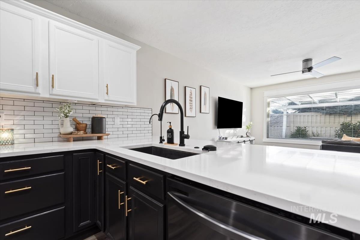 864 N Britt Pl, Meridian, Idaho 83642, 3 Bedrooms, 2.5 Bathrooms, Residential For Sale, Price $469,900,MLS 98972736