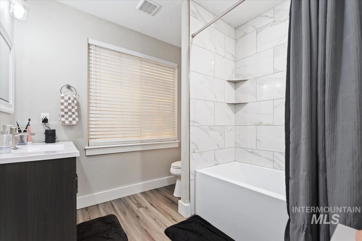 864 N Britt Pl, Meridian, Idaho 83642, 3 Bedrooms, 2.5 Bathrooms, Residential For Sale, Price $469,900,MLS 98972736