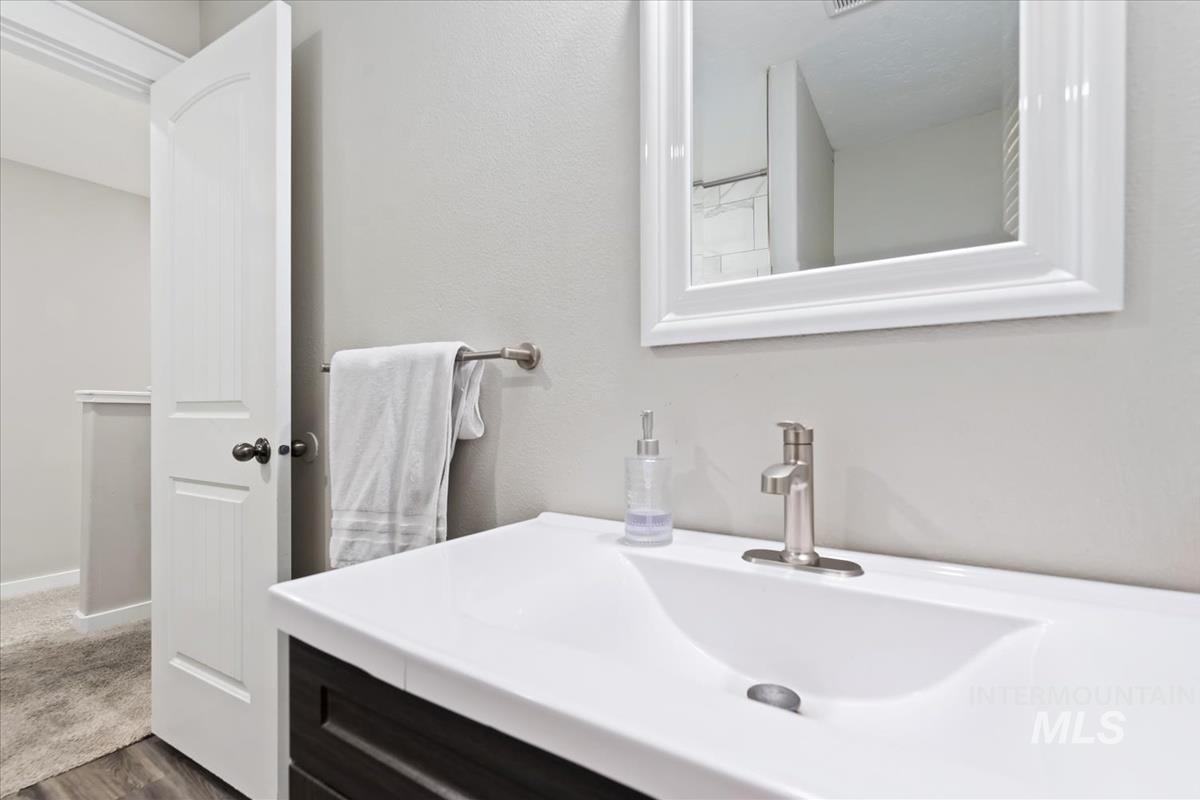 864 N Britt Pl, Meridian, Idaho 83642, 3 Bedrooms, 2.5 Bathrooms, Residential For Sale, Price $469,900,MLS 98972736