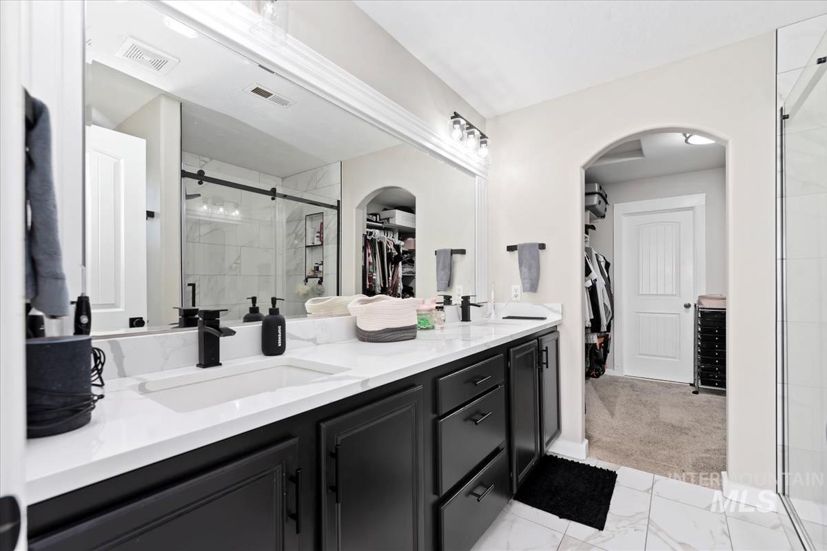 864 N Britt Pl, Meridian, Idaho 83642, 3 Bedrooms, 2.5 Bathrooms, Residential For Sale, Price $469,900,MLS 98972736