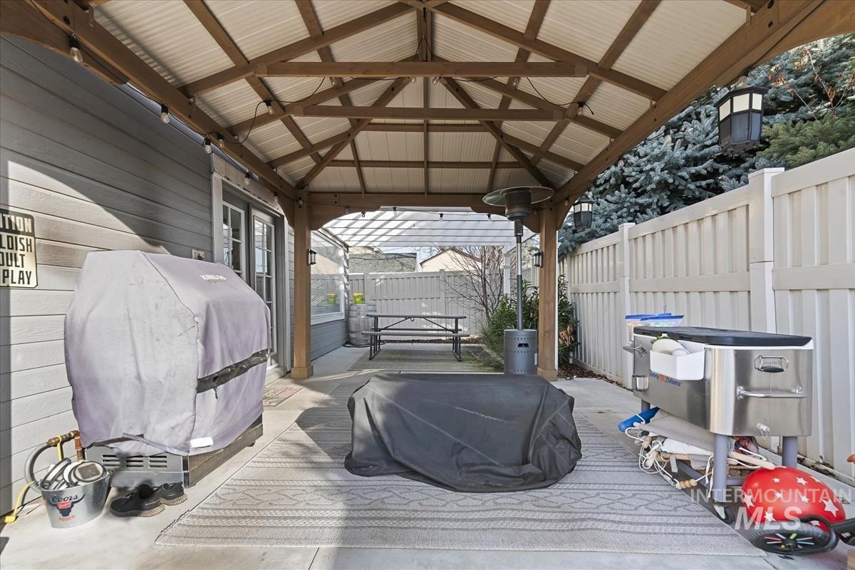 864 N Britt Pl, Meridian, Idaho 83642, 3 Bedrooms, 2.5 Bathrooms, Residential For Sale, Price $469,900,MLS 98972736