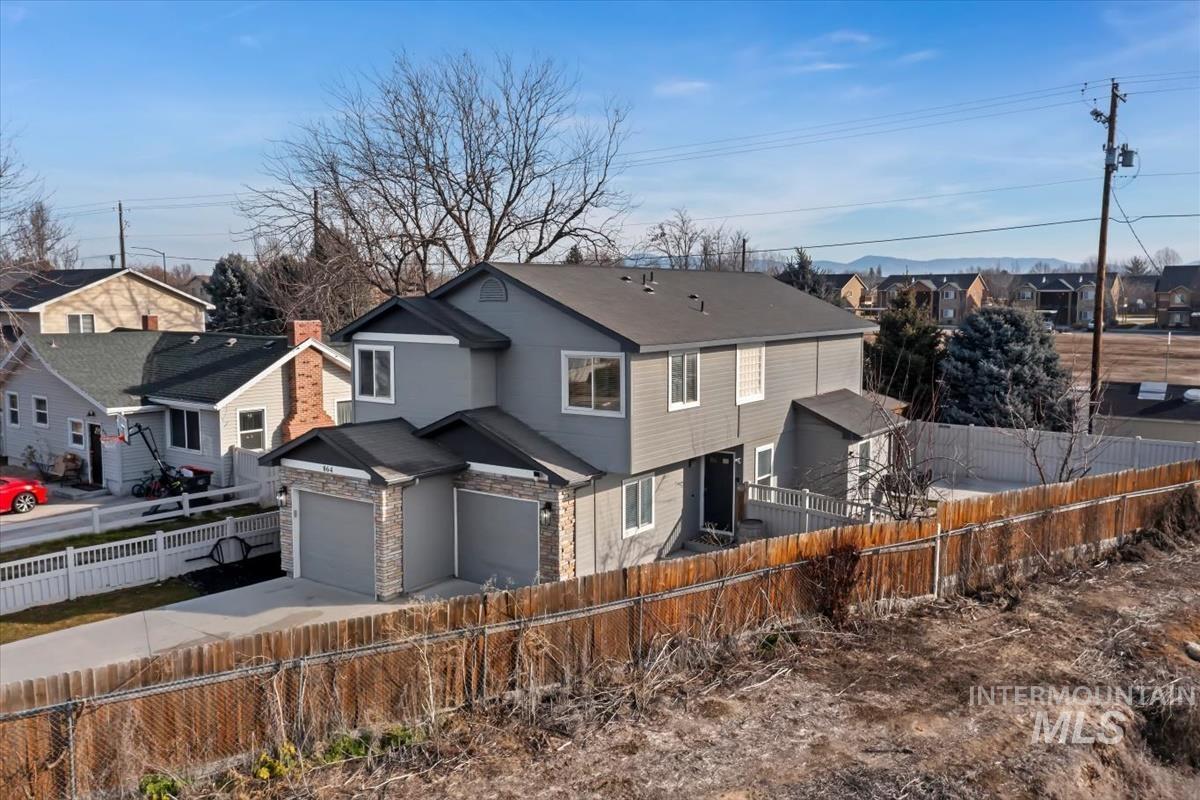 864 N Britt Pl, Meridian, Idaho 83642, 3 Bedrooms, 2.5 Bathrooms, Residential For Sale, Price $469,900,MLS 98972736