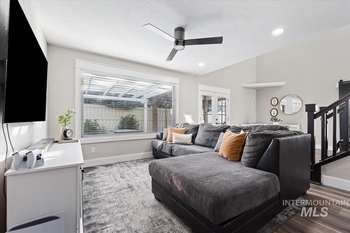 864 N Britt Pl, Meridian, Idaho 83642, 3 Bedrooms, 2.5 Bathrooms, Residential For Sale, Price $469,900,MLS 98972736