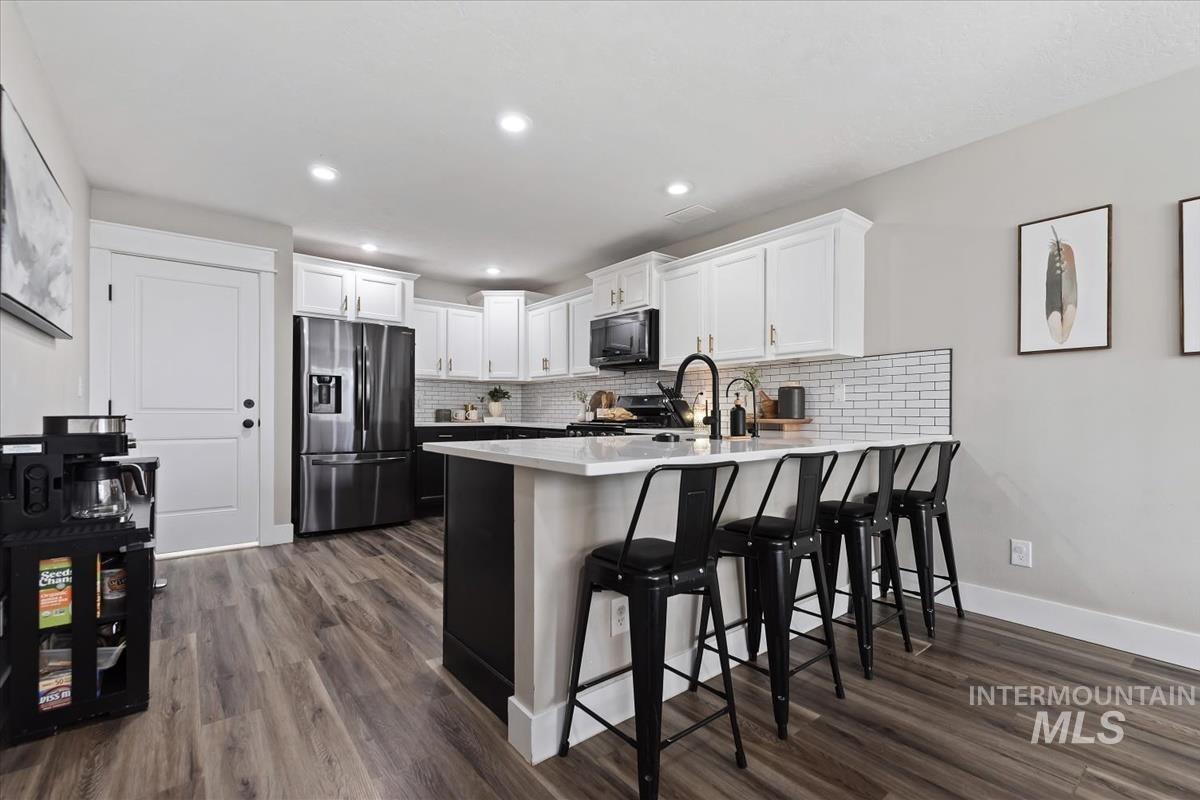 864 N Britt Pl, Meridian, Idaho 83642, 3 Bedrooms, 2.5 Bathrooms, Residential For Sale, Price $469,900,MLS 98972736