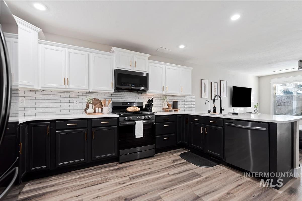 864 N Britt Pl, Meridian, Idaho 83642, 3 Bedrooms, 2.5 Bathrooms, Residential For Sale, Price $469,900,MLS 98972736