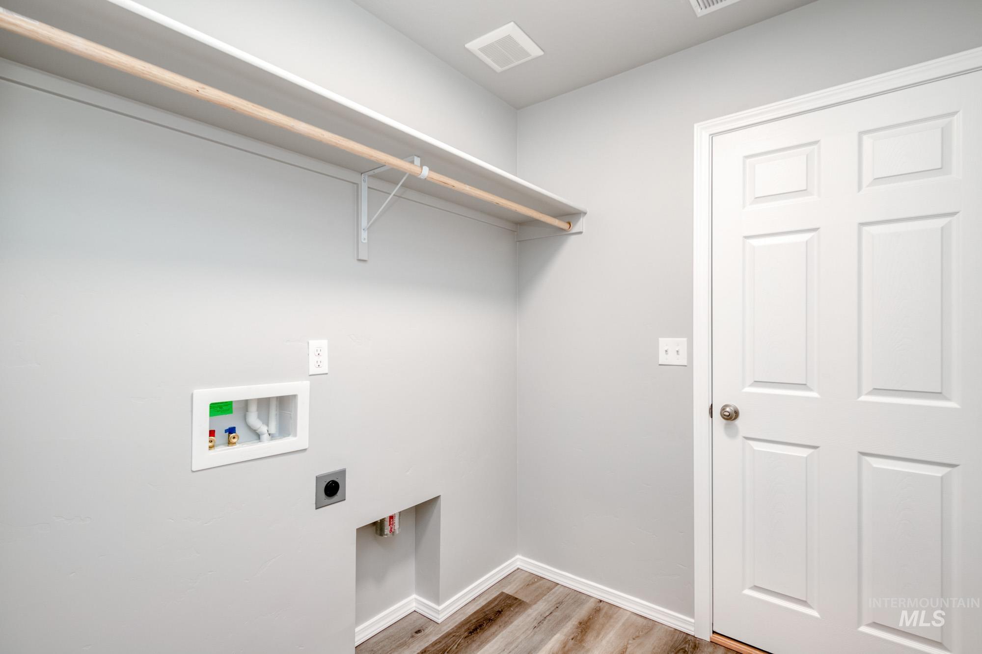 5418 S Bittercreek Ave, Meridian, Idaho 83642, 3 Bedrooms, 2 Bathrooms, Residential For Sale, Price $410,990,MLS 98972737