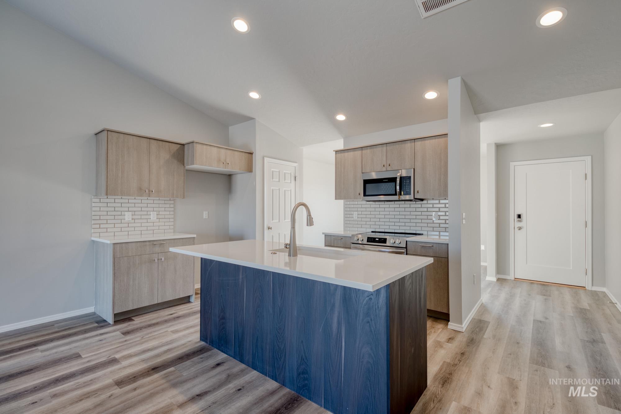 5418 S Bittercreek Ave, Meridian, Idaho 83642, 3 Bedrooms, 2 Bathrooms, Residential For Sale, Price $410,990,MLS 98972737