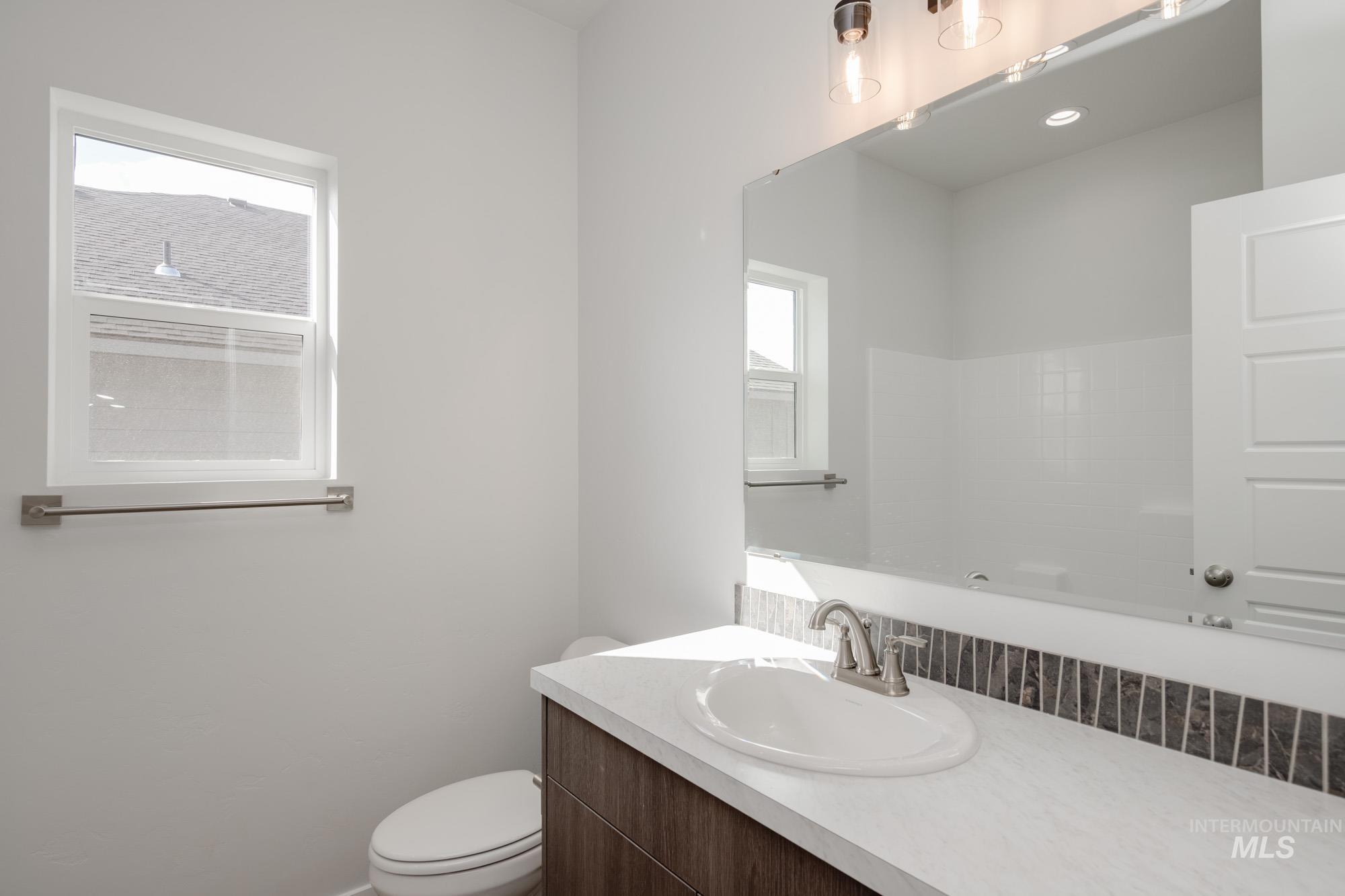 5471 S Bittercreek Ave, Meridian, Idaho 83642, 3 Bedrooms, 2 Bathrooms, Residential For Sale, Price $463,990,MLS 98972738