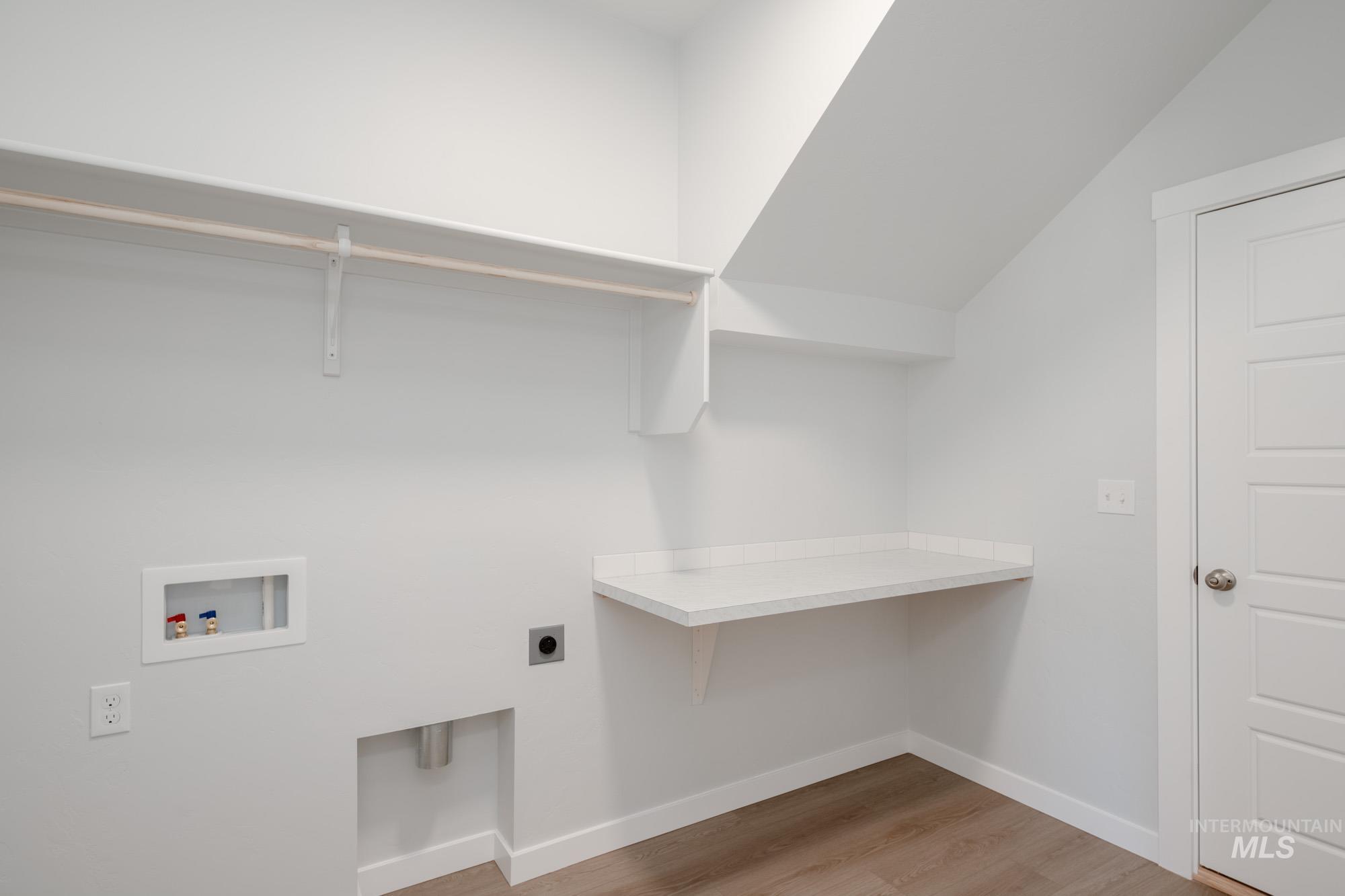 5471 S Bittercreek Ave, Meridian, Idaho 83642, 3 Bedrooms, 2 Bathrooms, Residential For Sale, Price $463,990,MLS 98972738