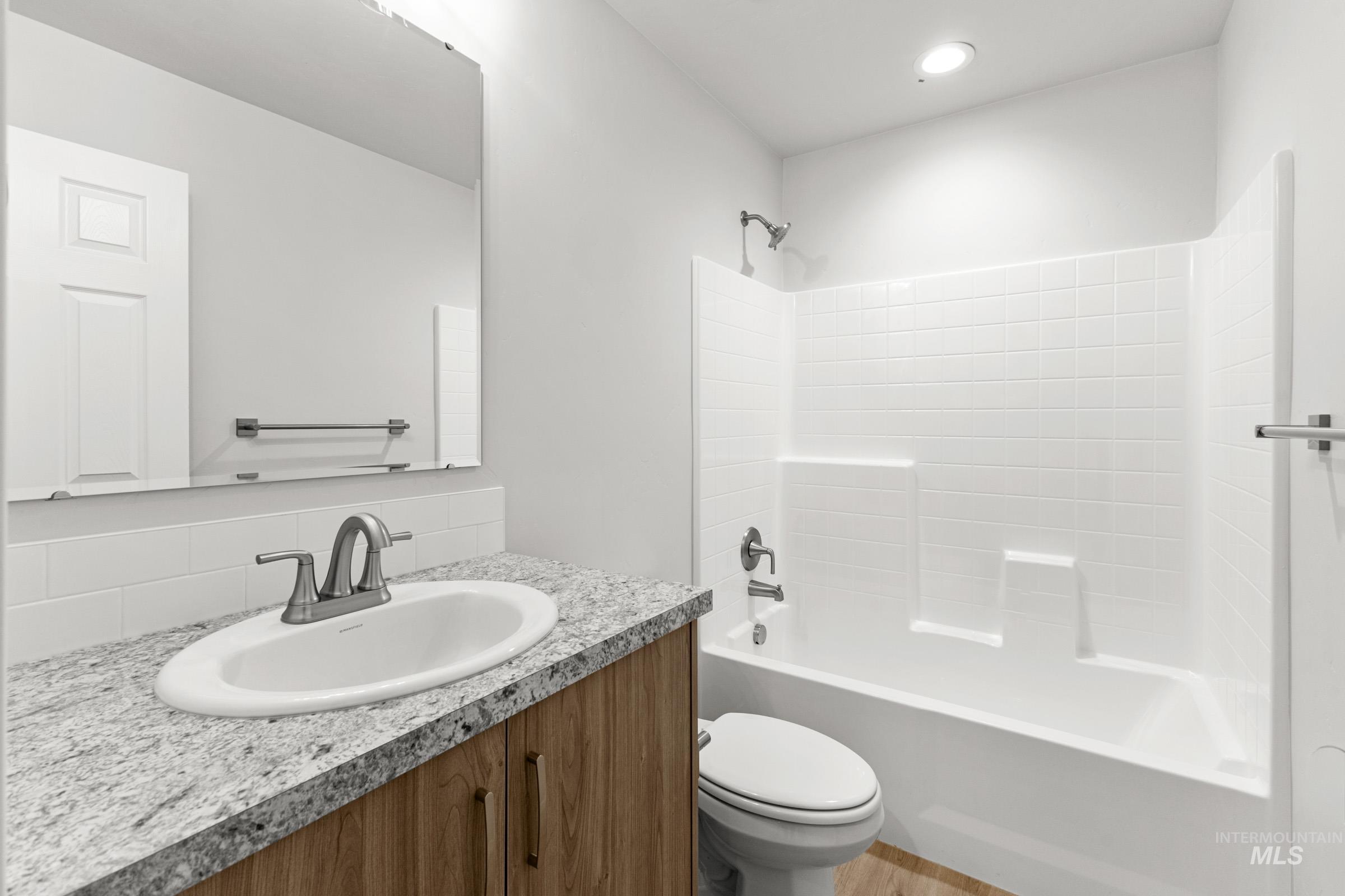 7256 S Menzingers Ave, Meridian, Idaho 83642, 3 Bedrooms, 2 Bathrooms, Residential For Sale, Price $425,990,MLS 98972742