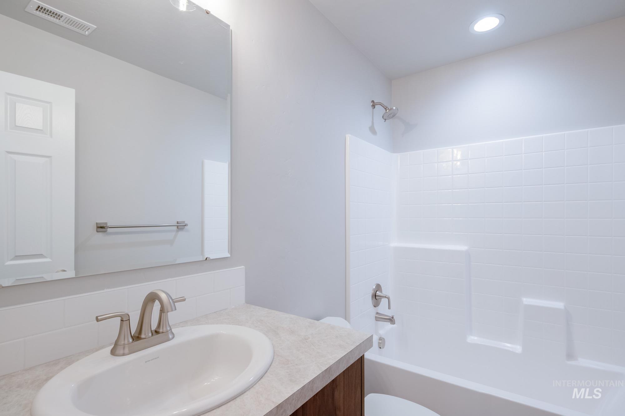 7256 S Menzingers Ave, Meridian, Idaho 83642, 3 Bedrooms, 2 Bathrooms, Residential For Sale, Price $425,990,MLS 98972742