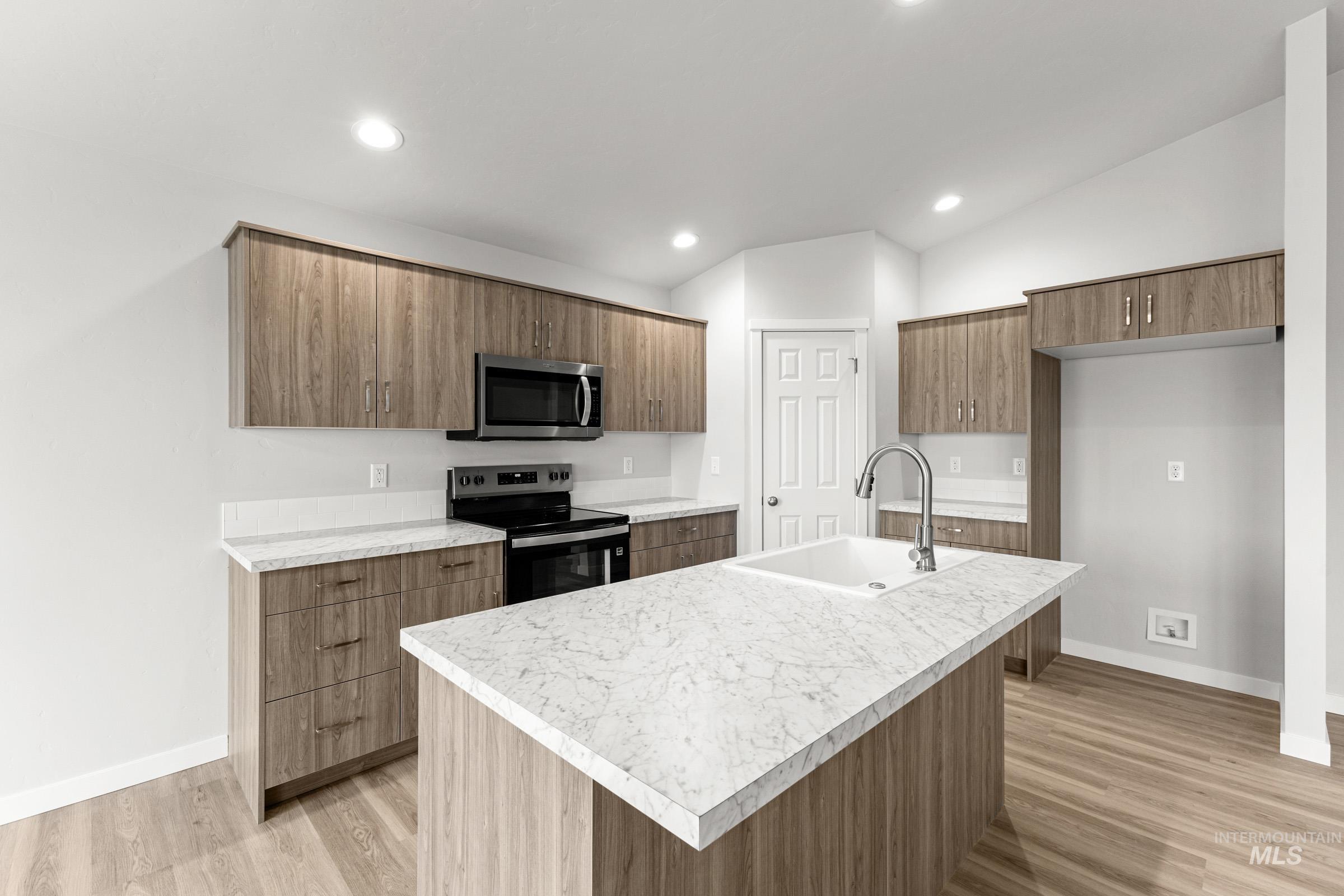 7256 S Menzingers Ave, Meridian, Idaho 83642, 3 Bedrooms, 2 Bathrooms, Residential For Sale, Price $425,990,MLS 98972742