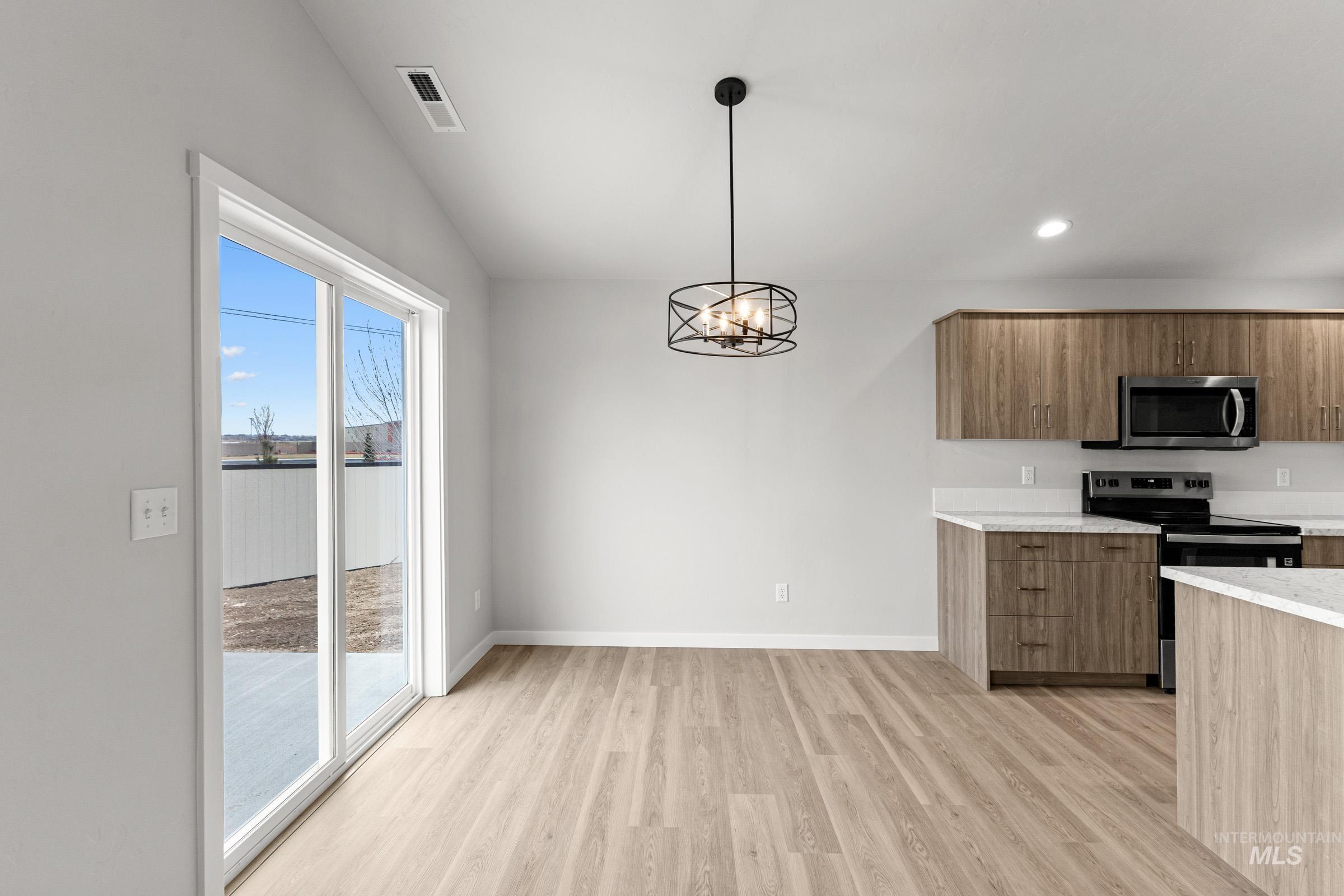 7256 S Menzingers Ave, Meridian, Idaho 83642, 3 Bedrooms, 2 Bathrooms, Residential For Sale, Price $425,990,MLS 98972742