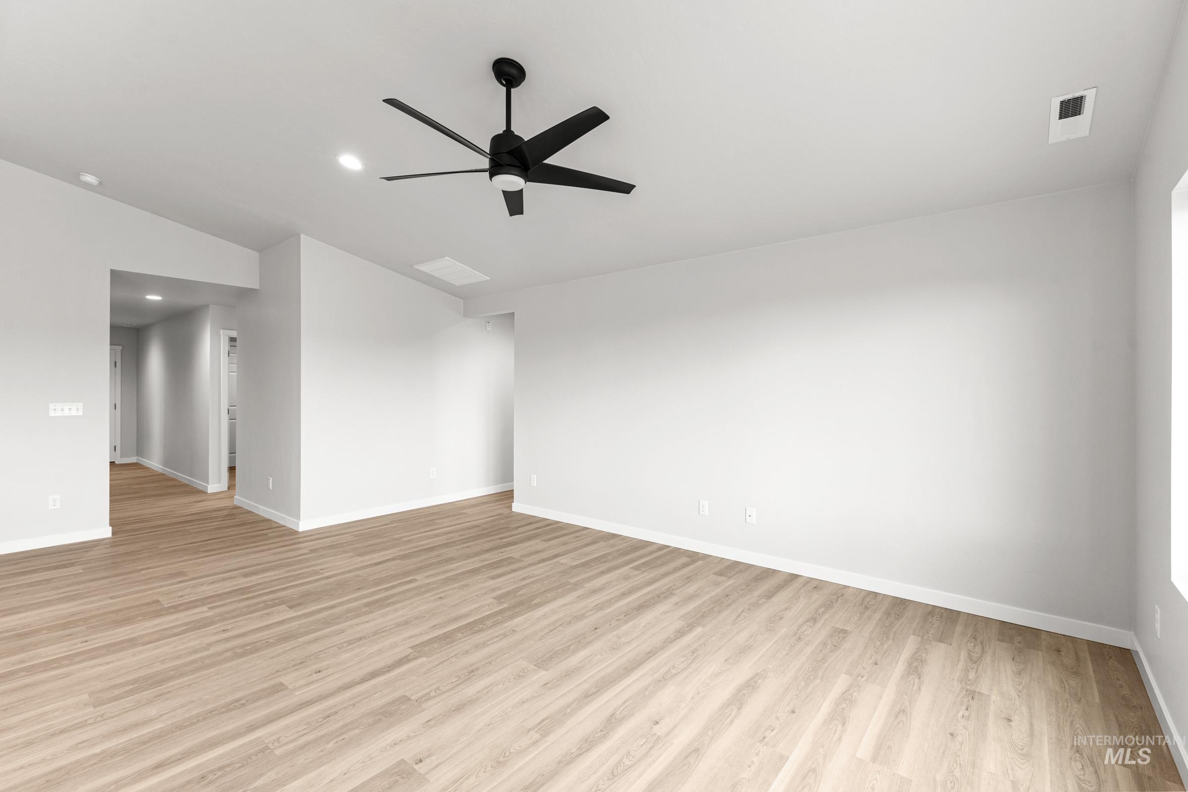 7256 S Menzingers Ave, Meridian, Idaho 83642, 3 Bedrooms, 2 Bathrooms, Residential For Sale, Price $425,990,MLS 98972742