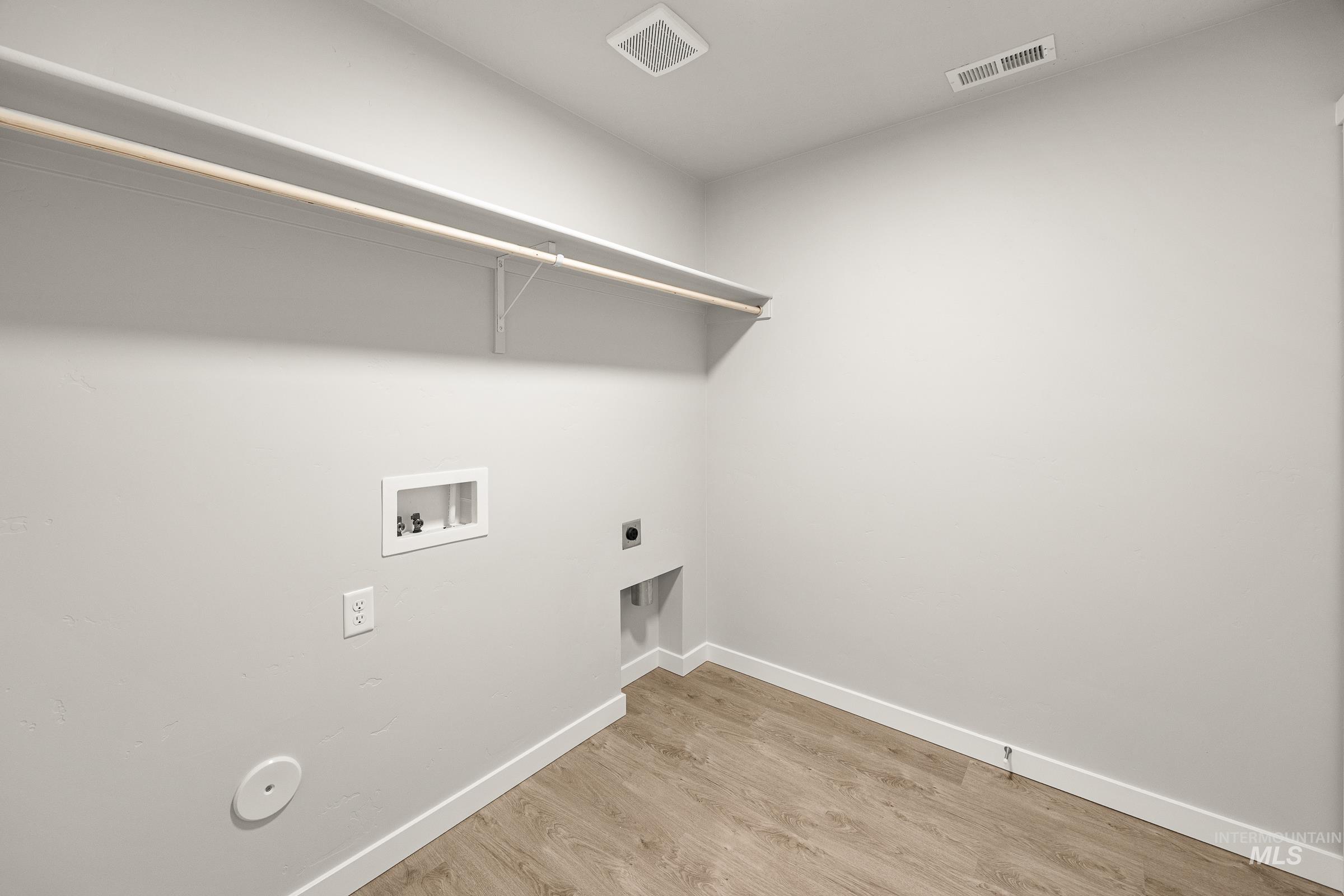 1832 W Unforgettable St, Meridian, Idaho 83642, 3 Bedrooms, 2 Bathrooms, Residential For Sale, Price $414,990,MLS 98972743