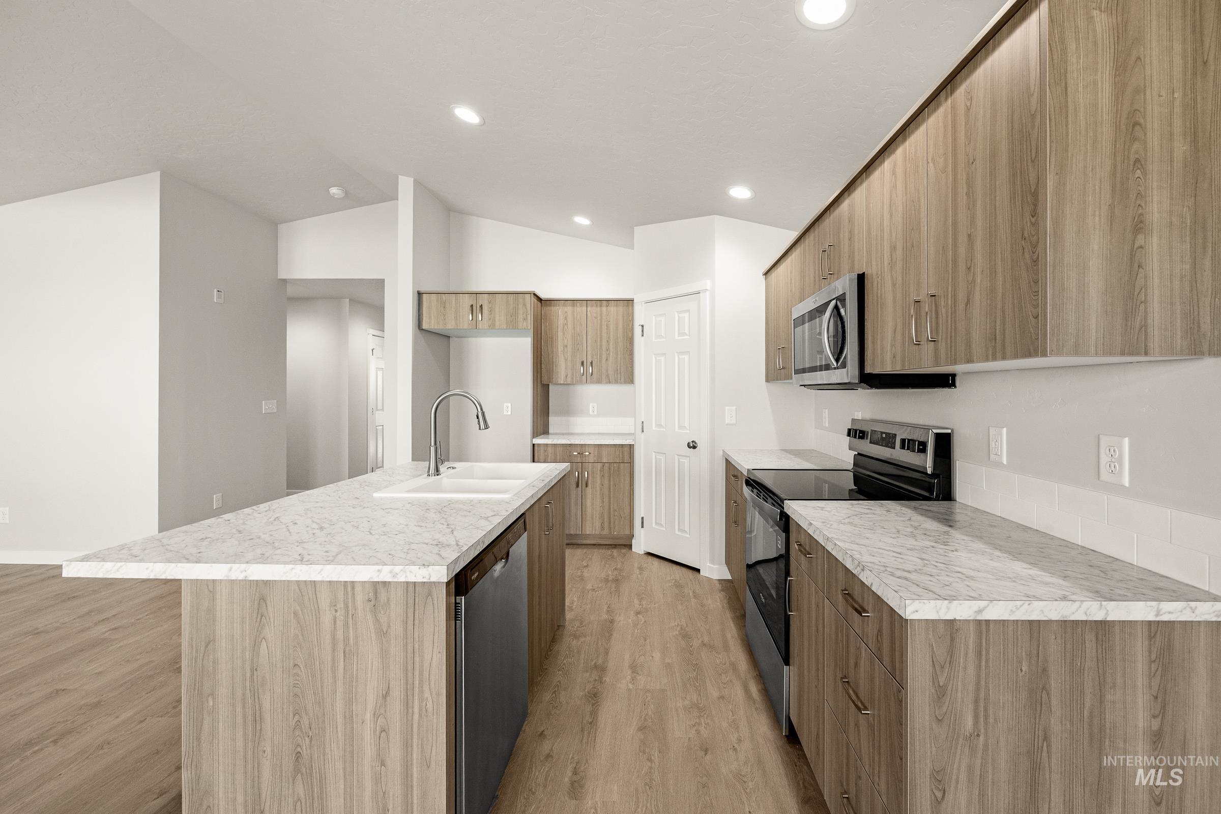 1832 W Unforgettable St, Meridian, Idaho 83642, 3 Bedrooms, 2 Bathrooms, Residential For Sale, Price $414,990,MLS 98972743