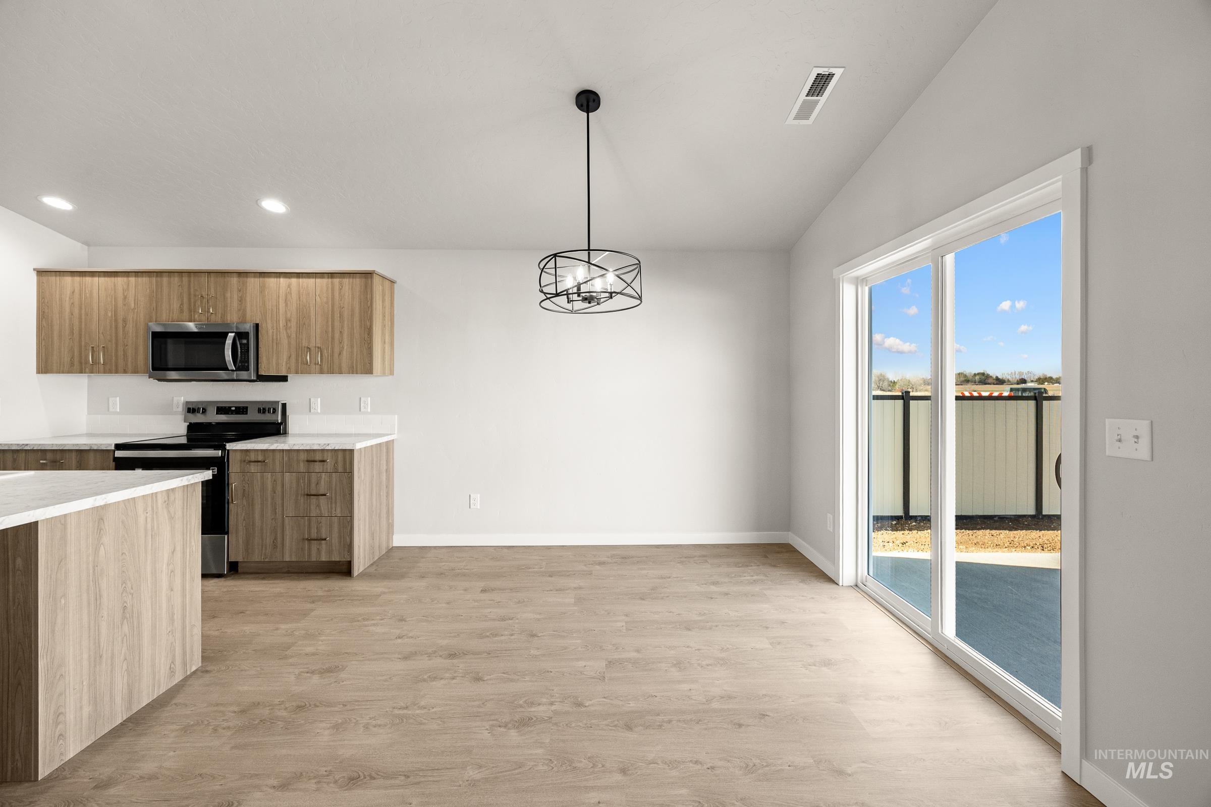 1832 W Unforgettable St, Meridian, Idaho 83642, 3 Bedrooms, 2 Bathrooms, Residential For Sale, Price $414,990,MLS 98972743