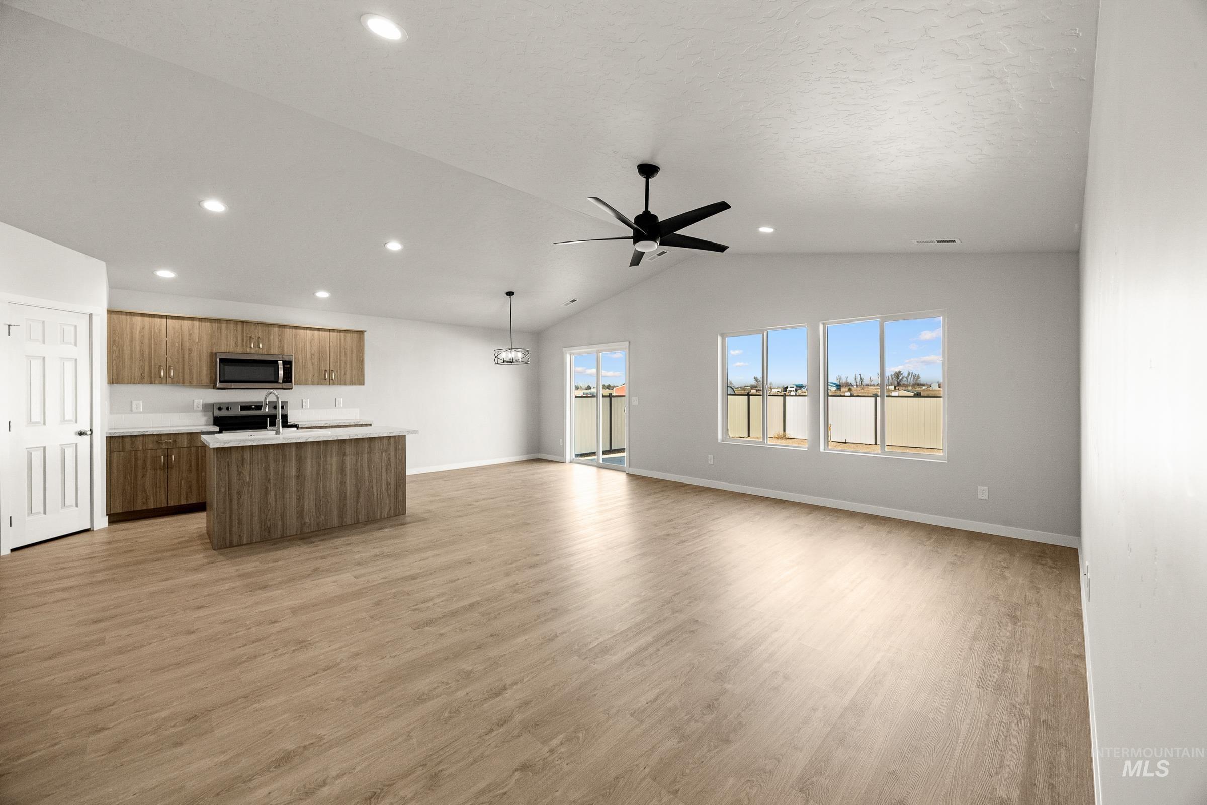 1832 W Unforgettable St, Meridian, Idaho 83642, 3 Bedrooms, 2 Bathrooms, Residential For Sale, Price $414,990,MLS 98972743