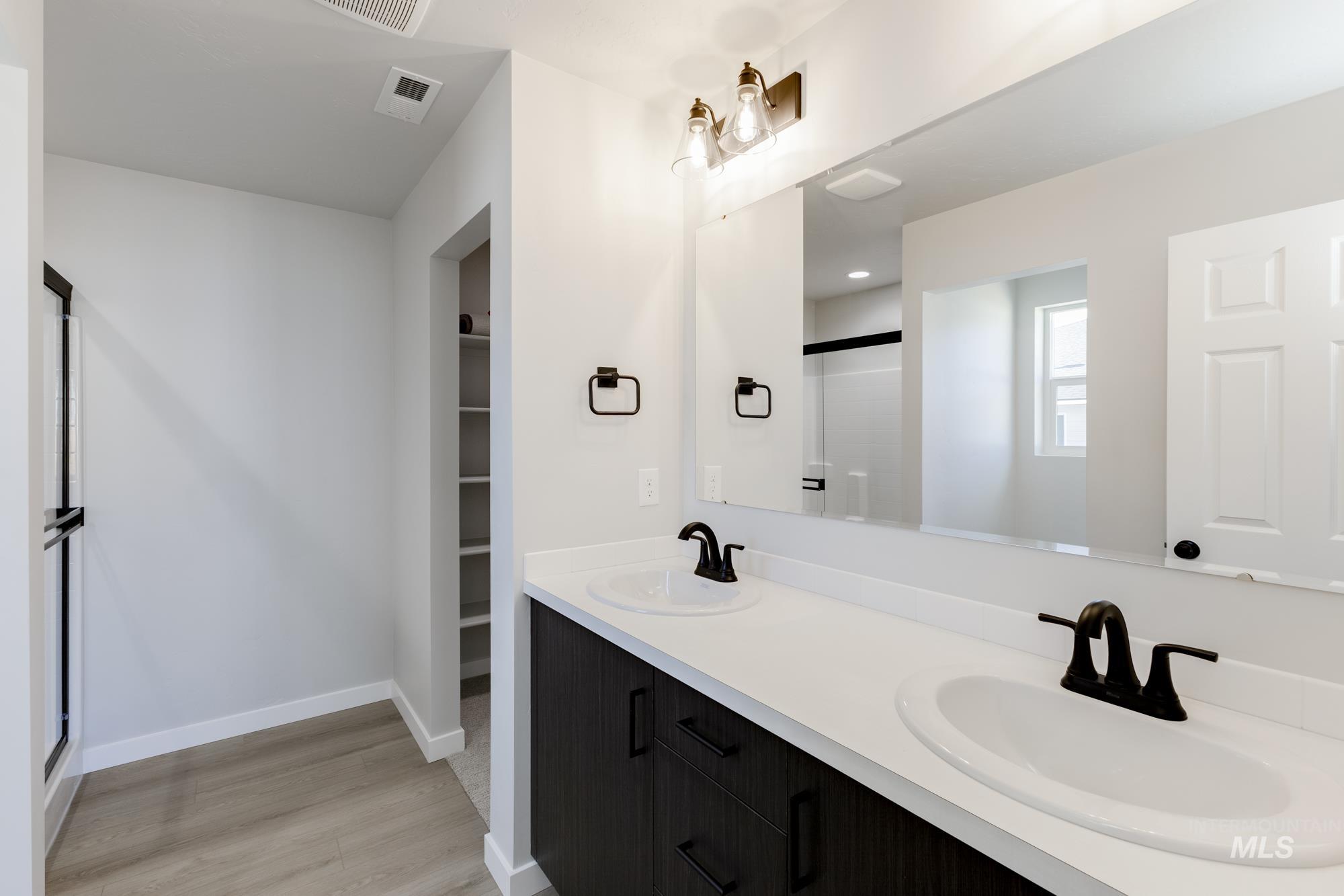 1804 W Unforgettable St, Meridian, Idaho 83642, 3 Bedrooms, 2 Bathrooms, Residential For Sale, Price $424,990,MLS 98972744