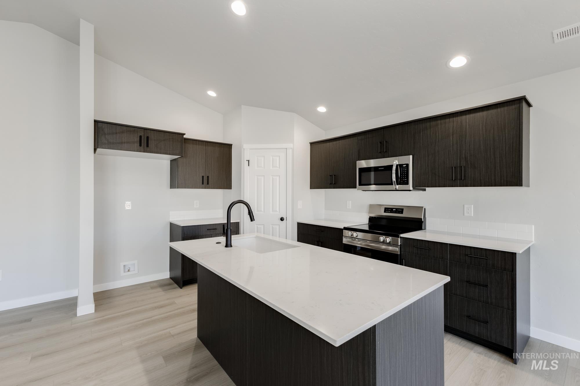 1804 W Unforgettable St, Meridian, Idaho 83642, 3 Bedrooms, 2 Bathrooms, Residential For Sale, Price $424,990,MLS 98972744