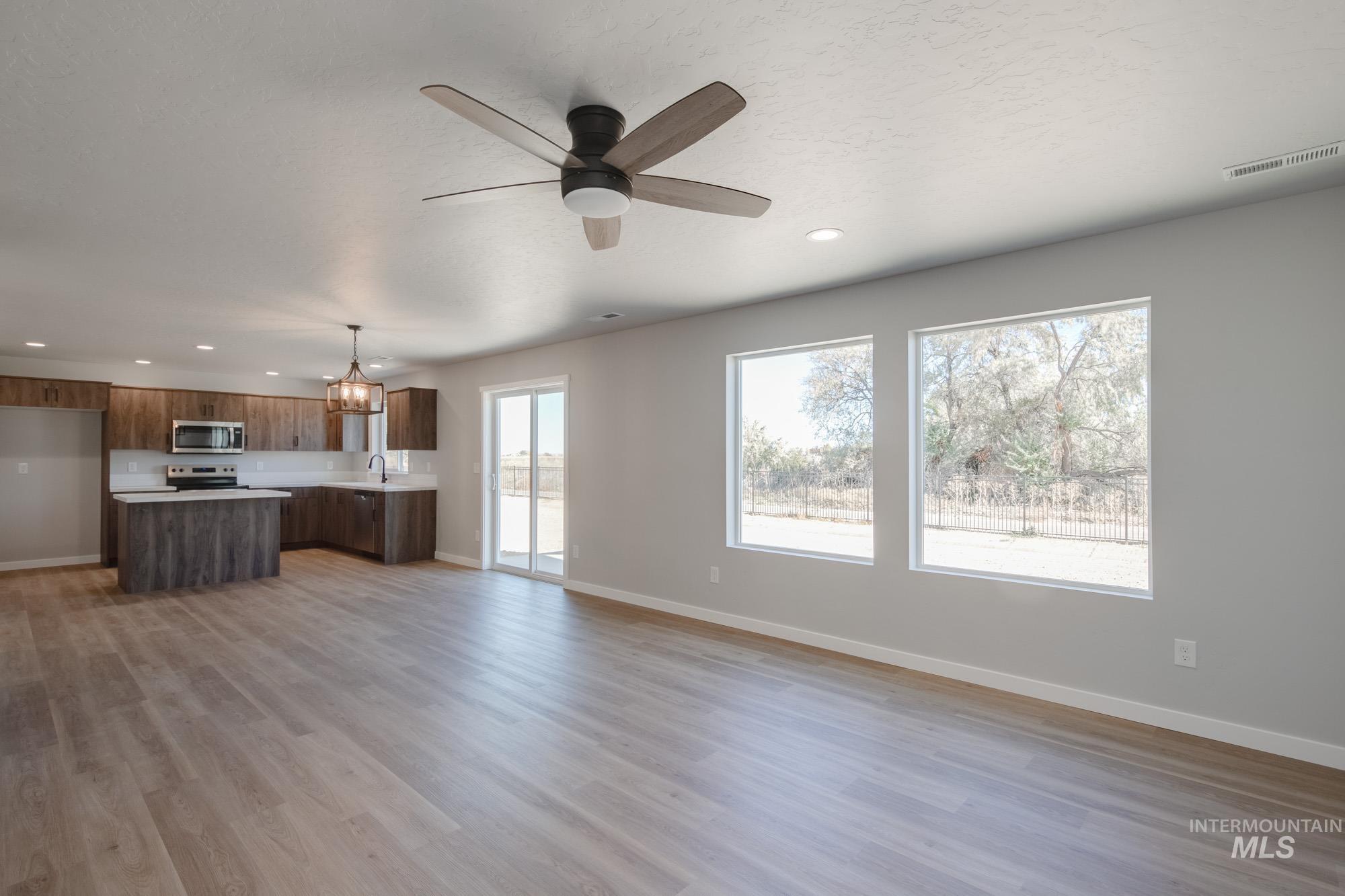 7278 S Bungalow Ave, Meridian, Idaho 83642, 4 Bedrooms, 2.5 Bathrooms, Residential For Sale, Price $457,990,MLS 98972745