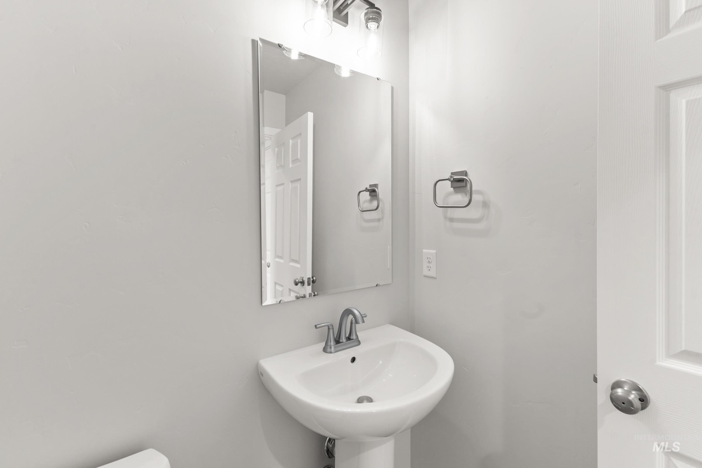 7278 S Bungalow Ave, Meridian, Idaho 83642, 4 Bedrooms, 2.5 Bathrooms, Residential For Sale, Price $457,990,MLS 98972745